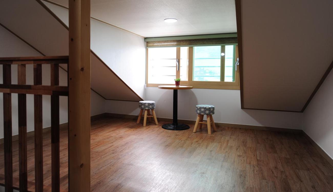 Two-Bedroom Townhouse - Photo 2