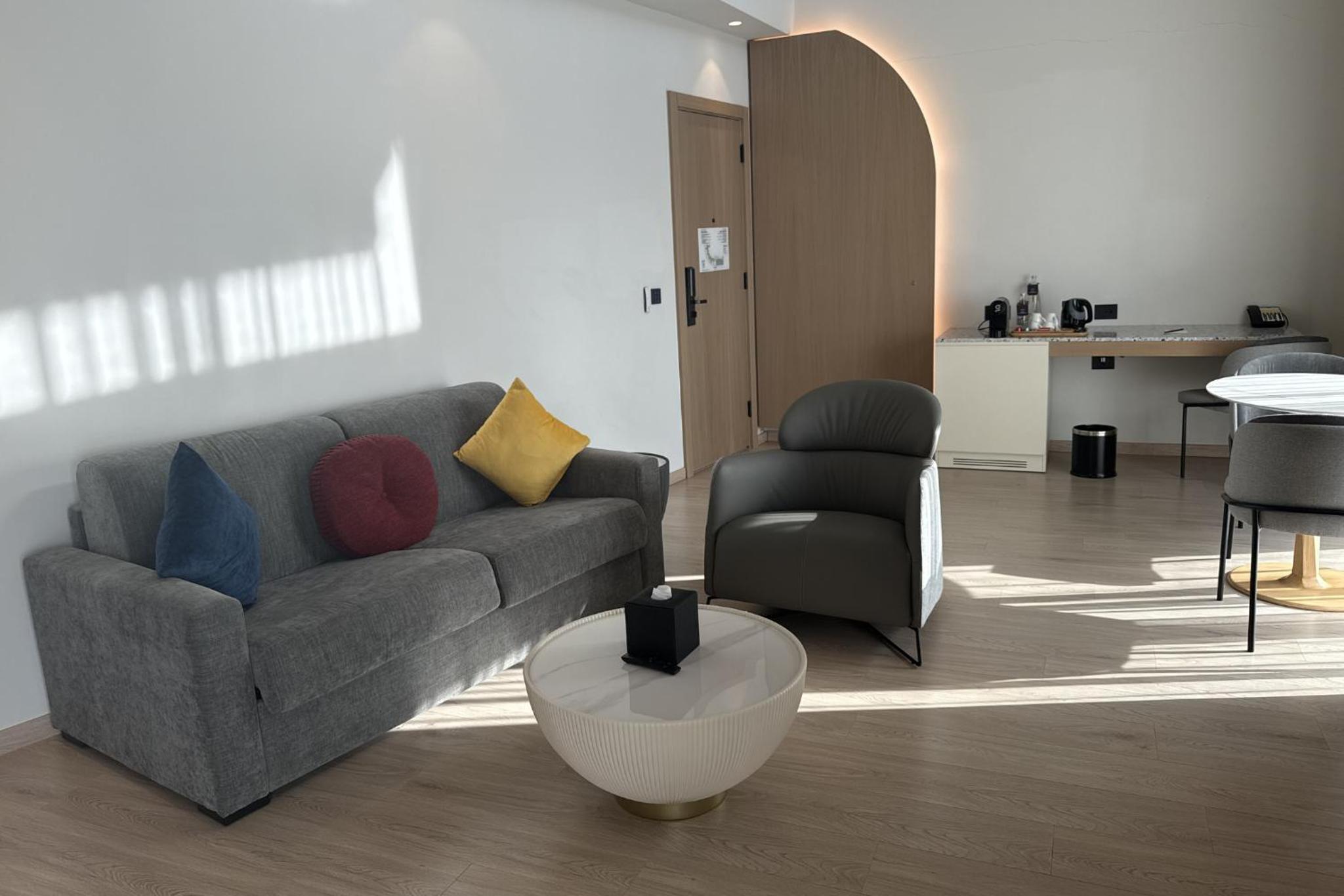 One-Bedroom Duplex Suite with Sea View - Photo 2