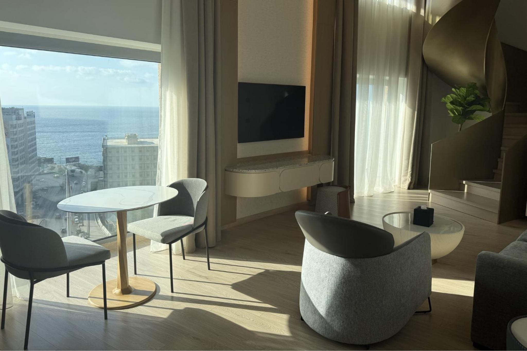 One-Bedroom Duplex Suite with Sea View - Photo 3