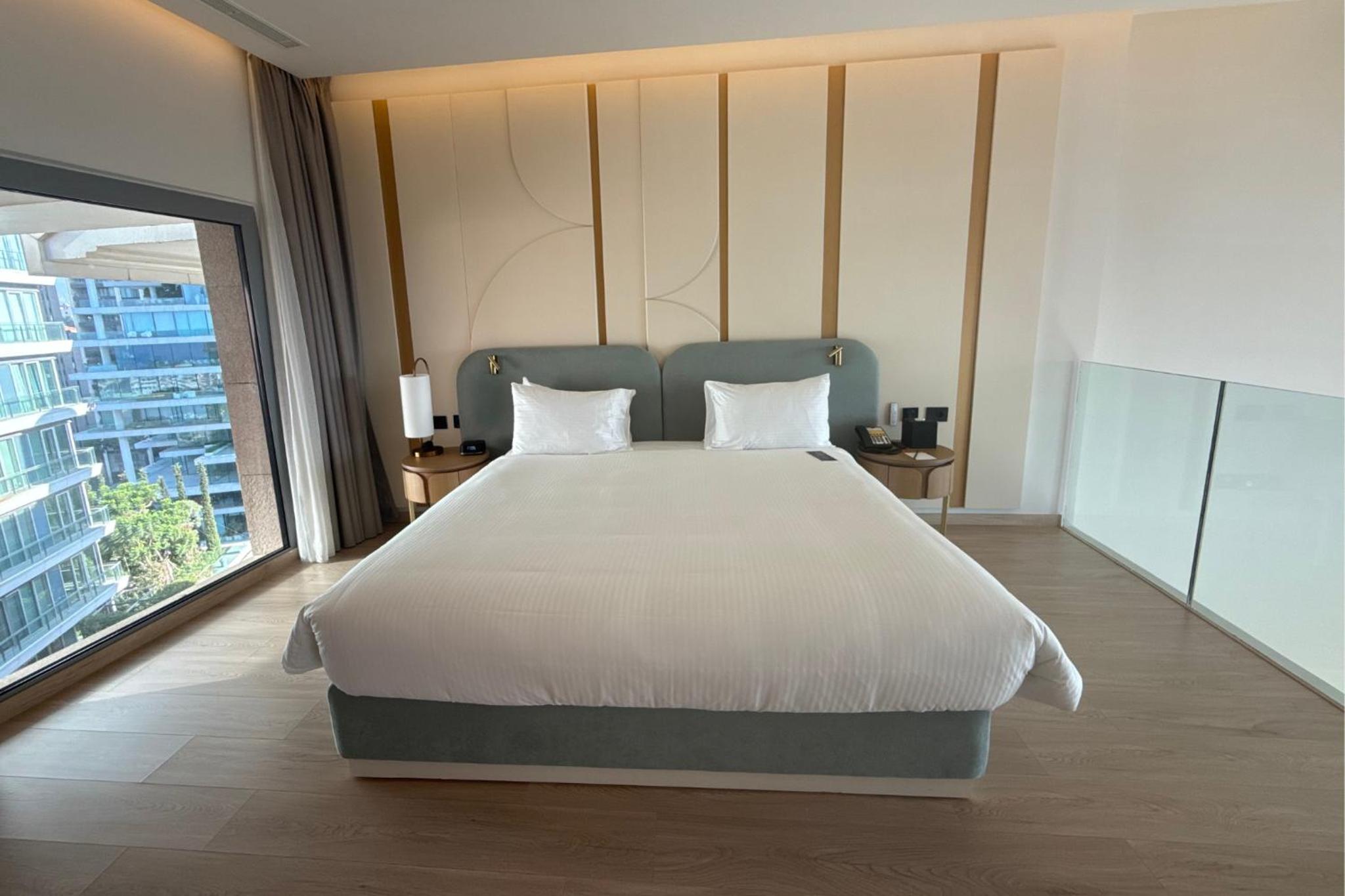 One-Bedroom Duplex Suite with Sea View - Photo 7