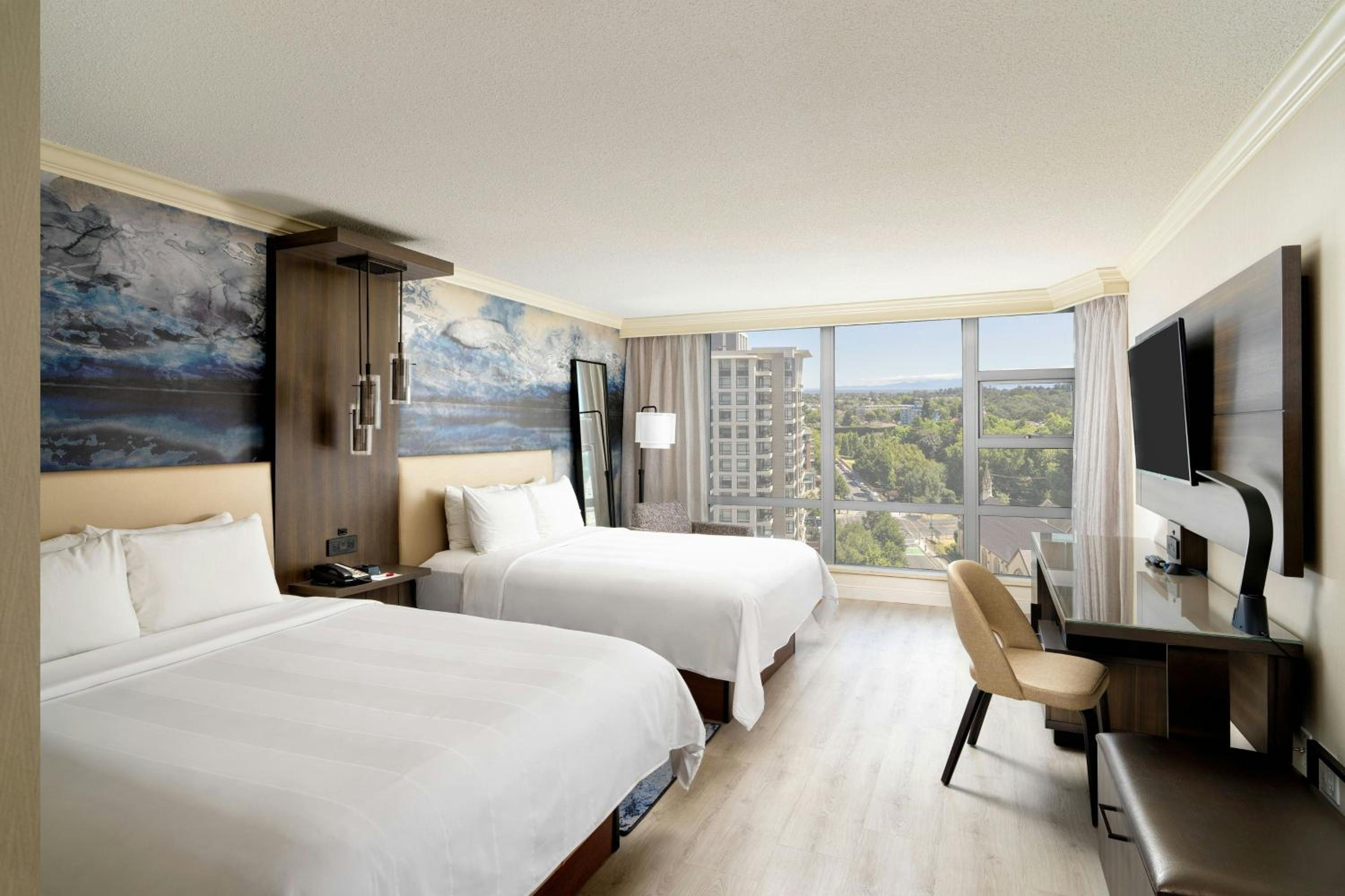 Concierge Level Guest Room with Two Queen Beds photo 3