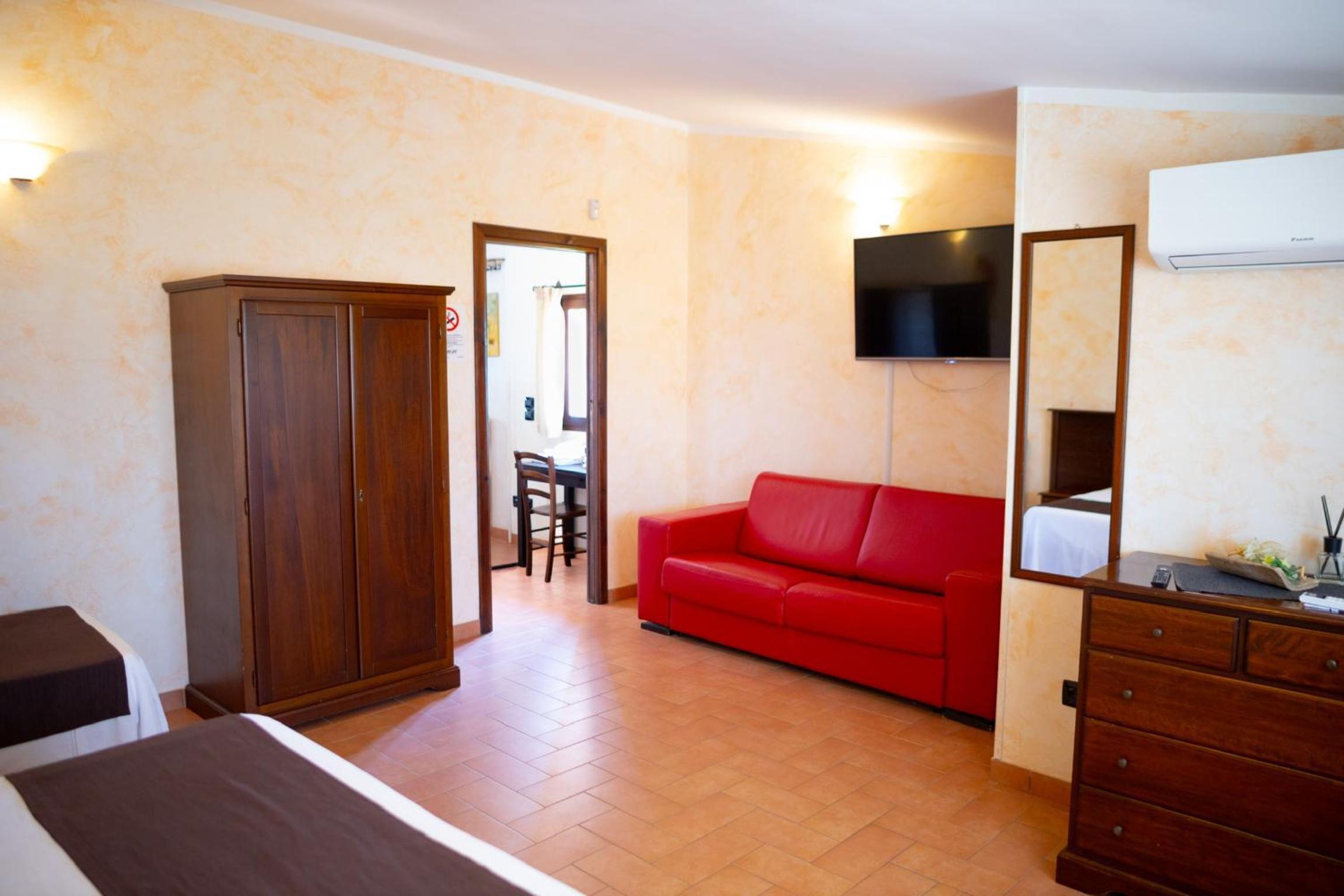 Triple Room with Pool View