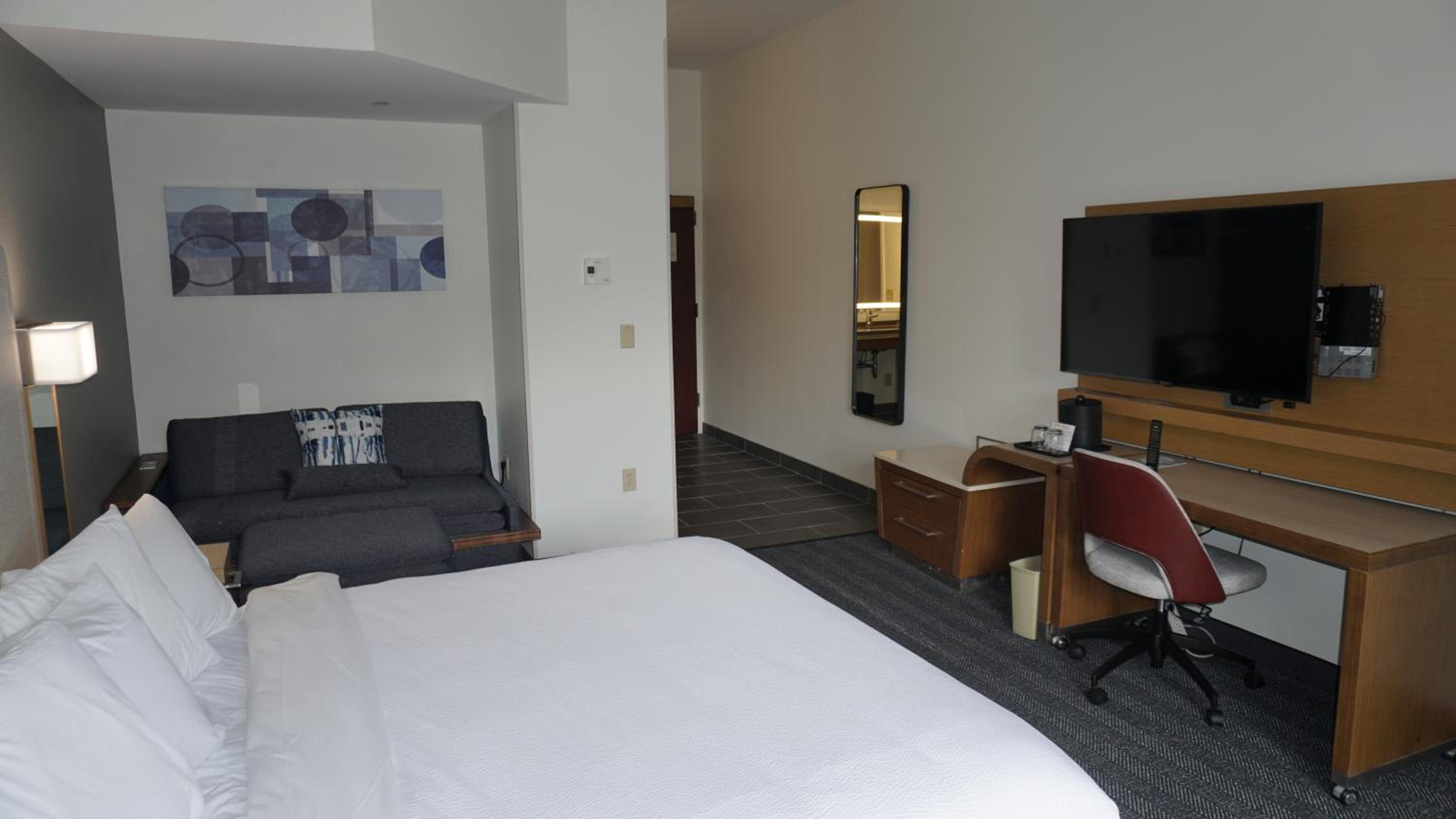 King Room with Sofa Bed - Hearing Accessible