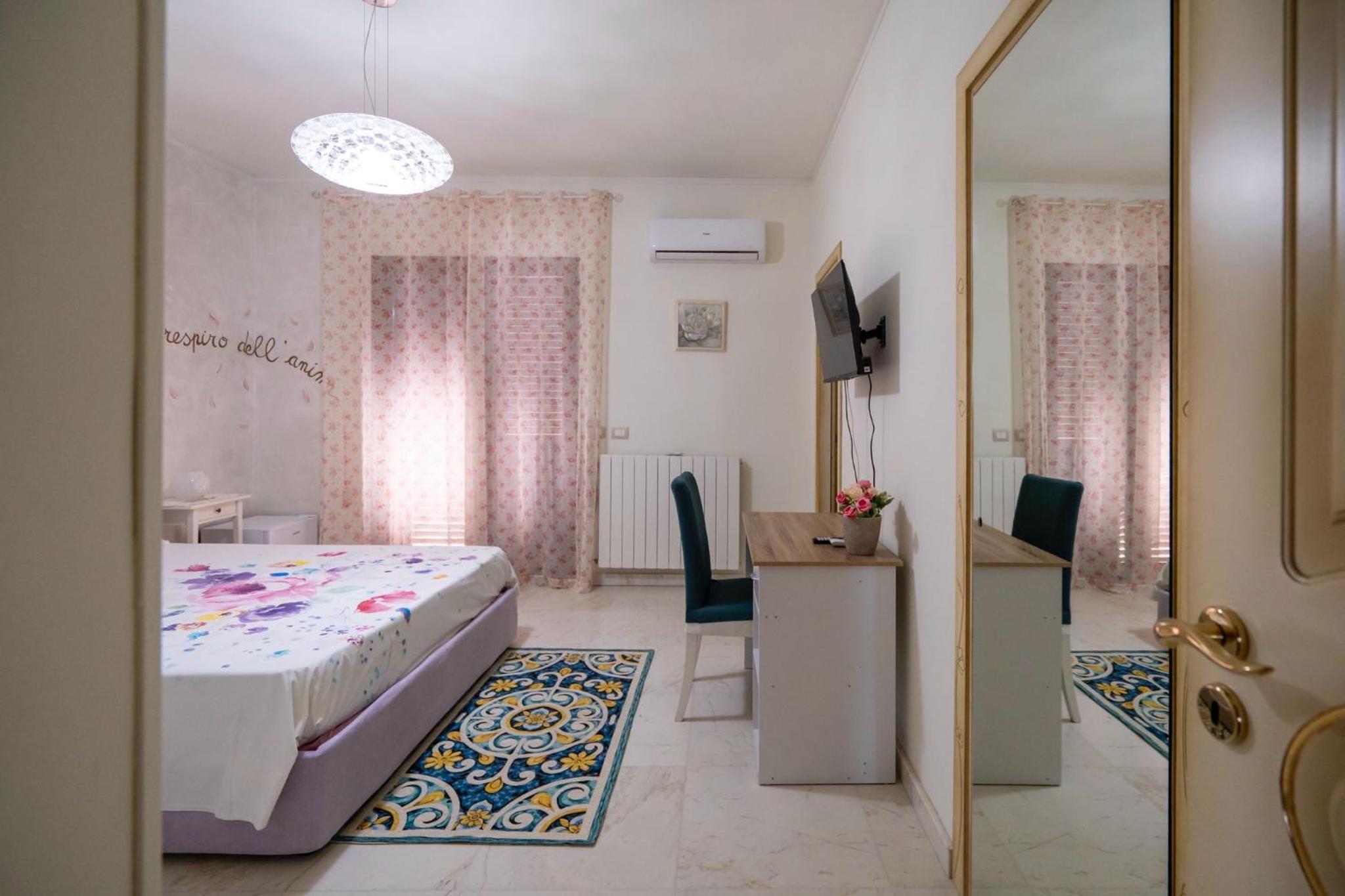 Standard Queen Room