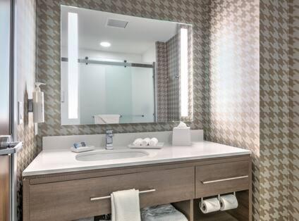 King Suite - Hearing Accessible - Photo 3