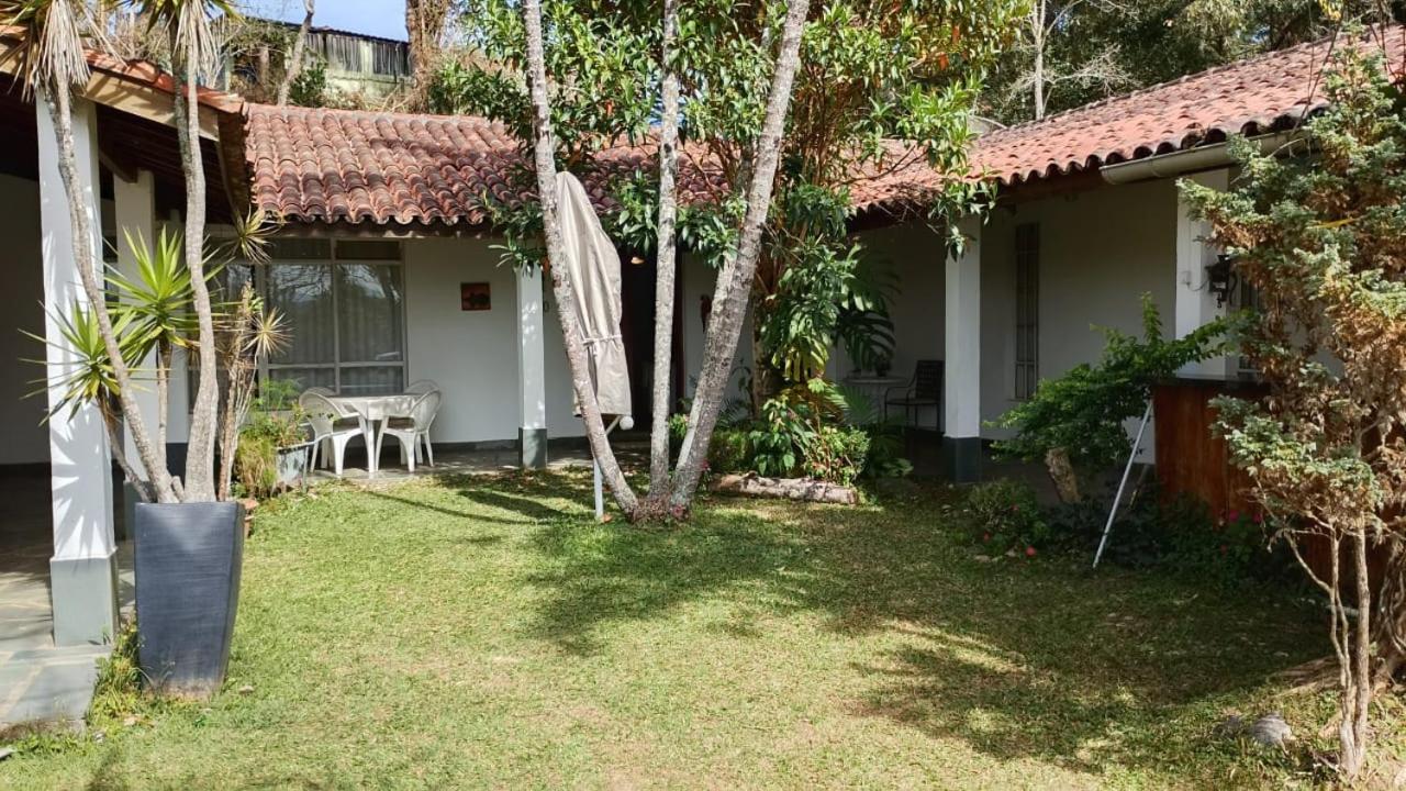 Five-Bedroom House photo 2