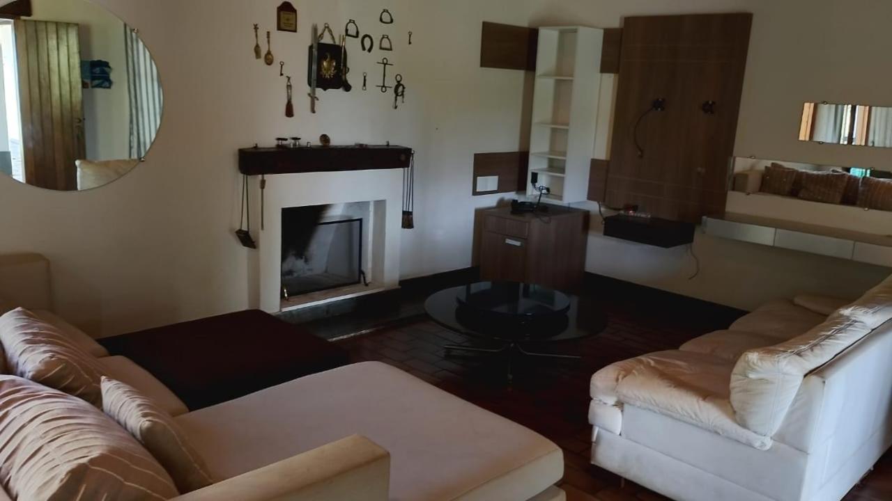 Five-Bedroom House photo 3