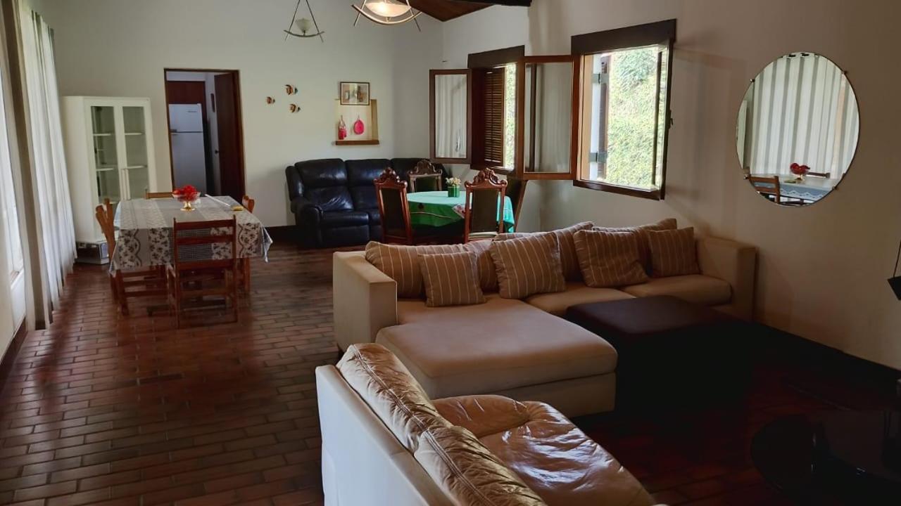 Five-Bedroom House photo 1