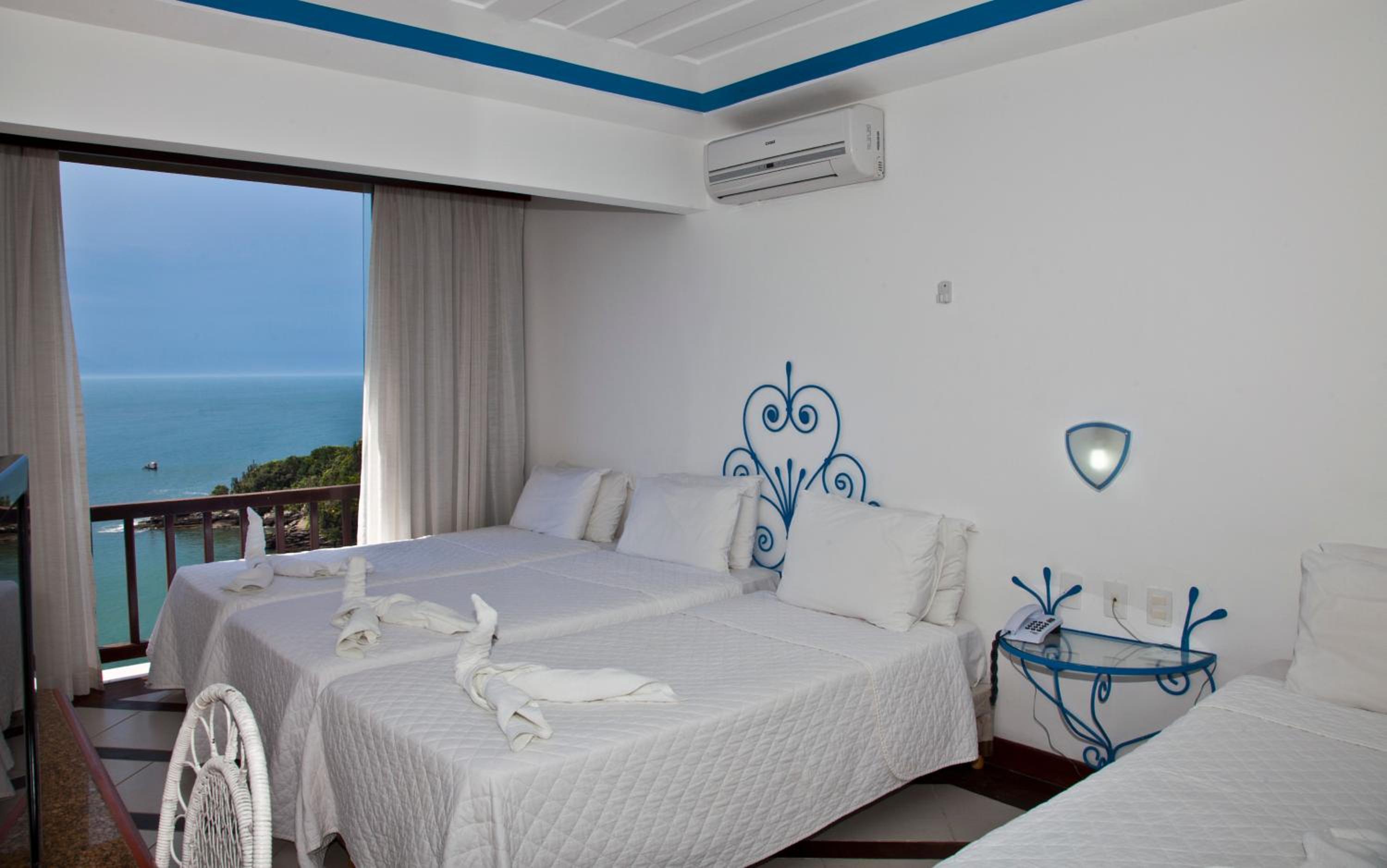 Family Suite with Sea View (4 Adults)