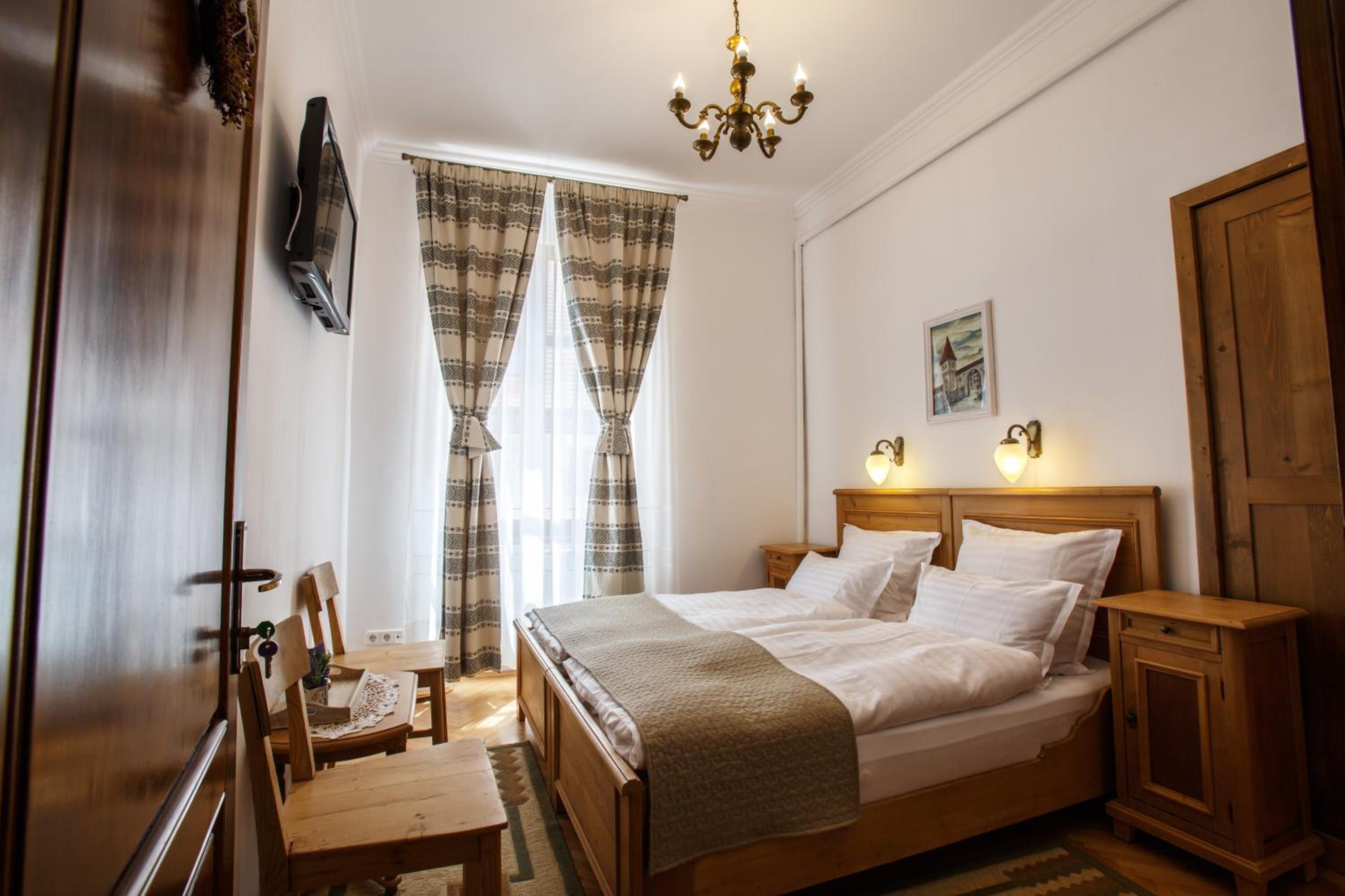 Standard Double or Twin Room photo 1