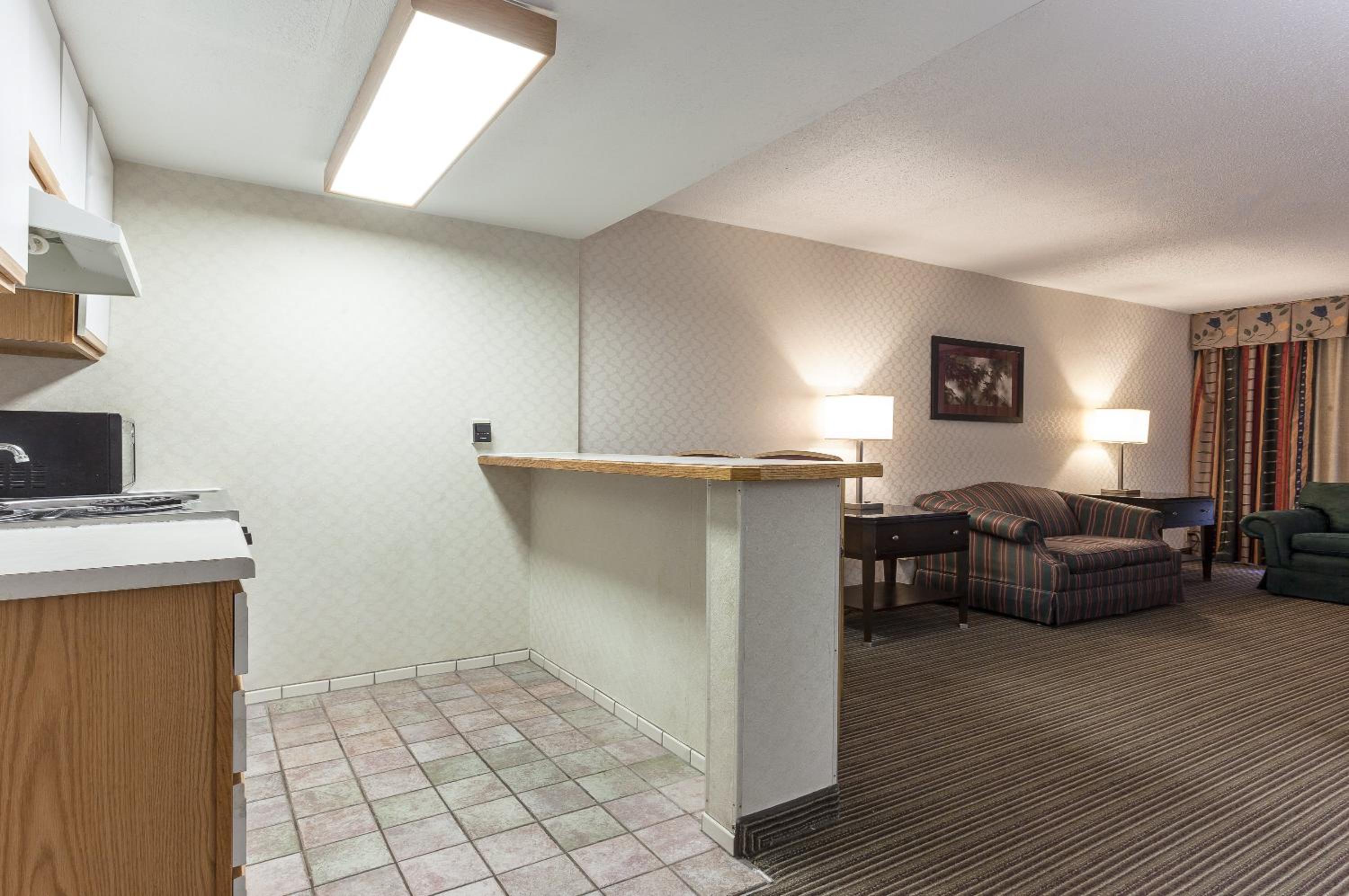 Suite King with Kitchenette Non-Smoking