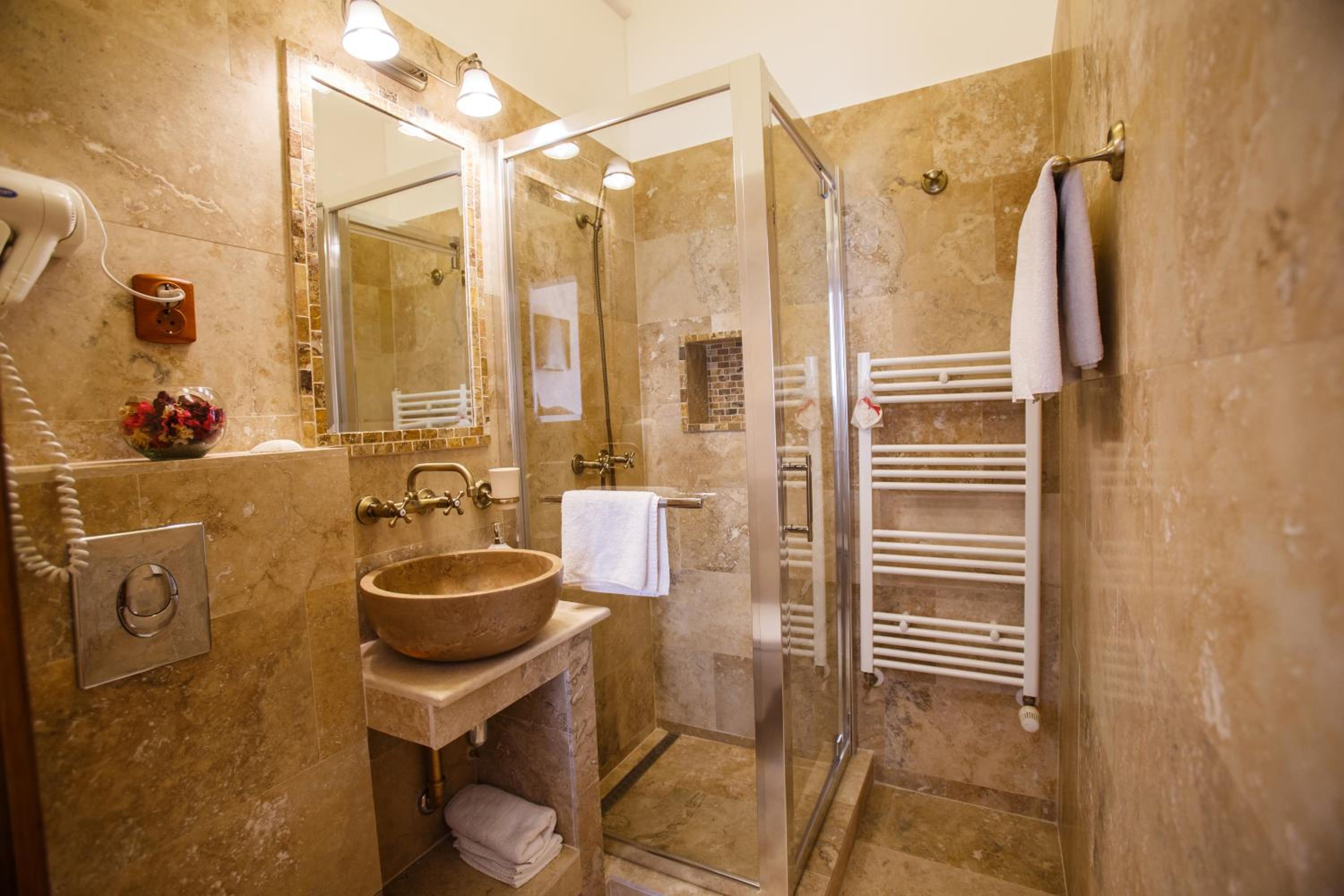 Standard Double or Twin Room photo 2