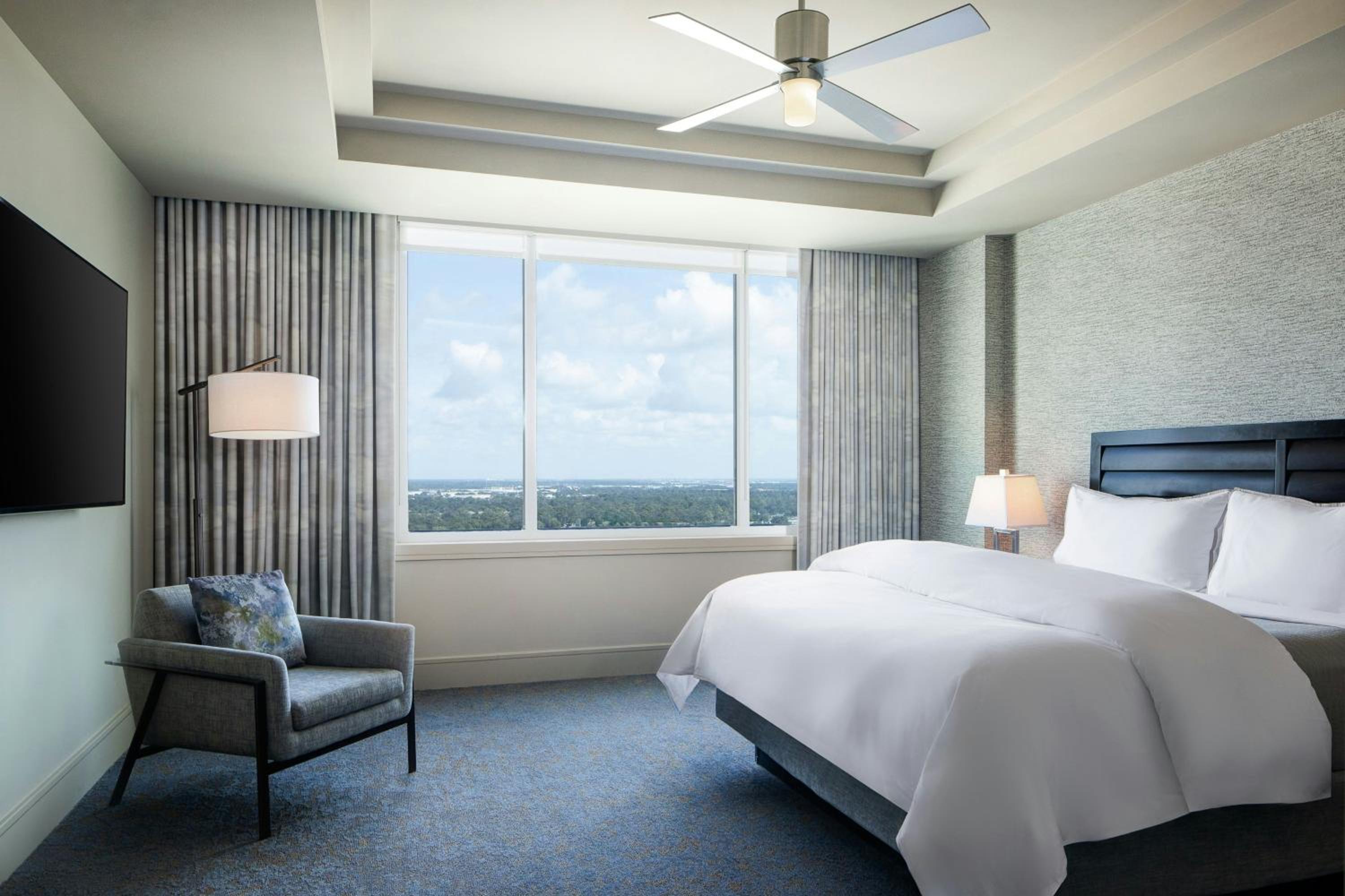 Skyline One-Bedroom Apartment with One King Bed and Balcony - Photo 1