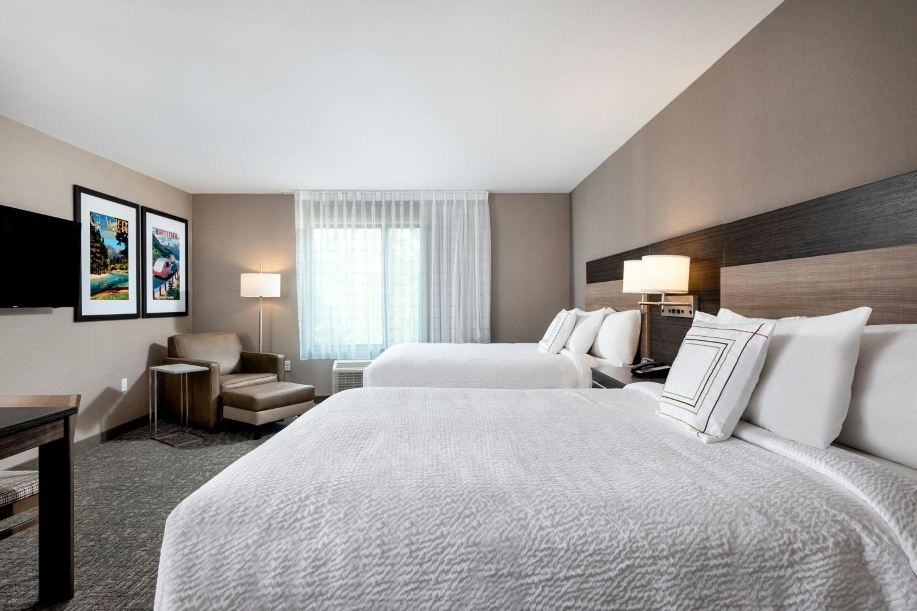 Signature One Bedroom Suite (Mobility Accessible w/Roll-In-Shower) photo 2