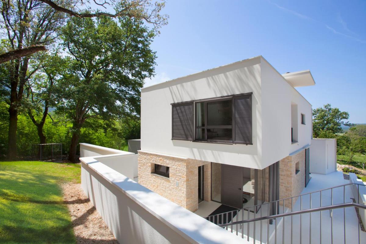 Villa with Private Pool photo 1