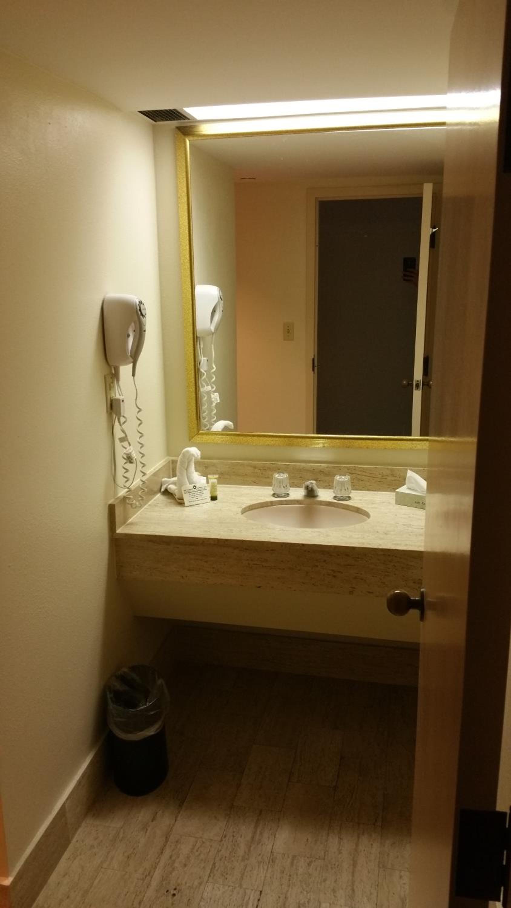 Double Room with Two Double Beds - Non-Smoking photo 3