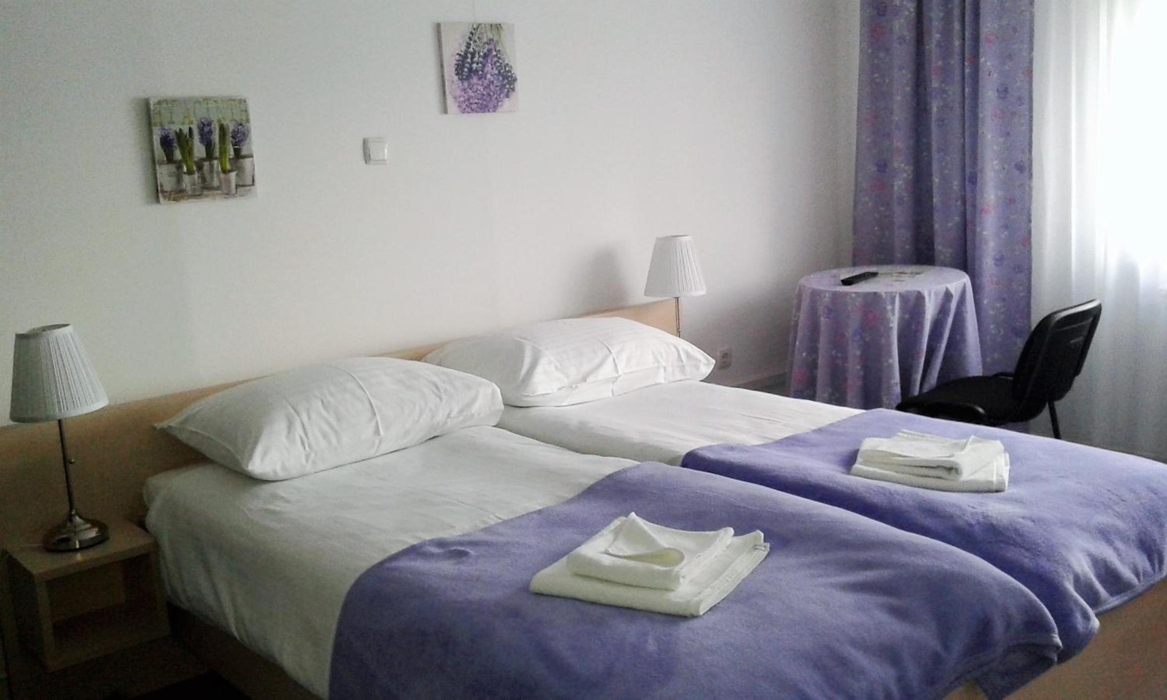 Double Room - Photo 15