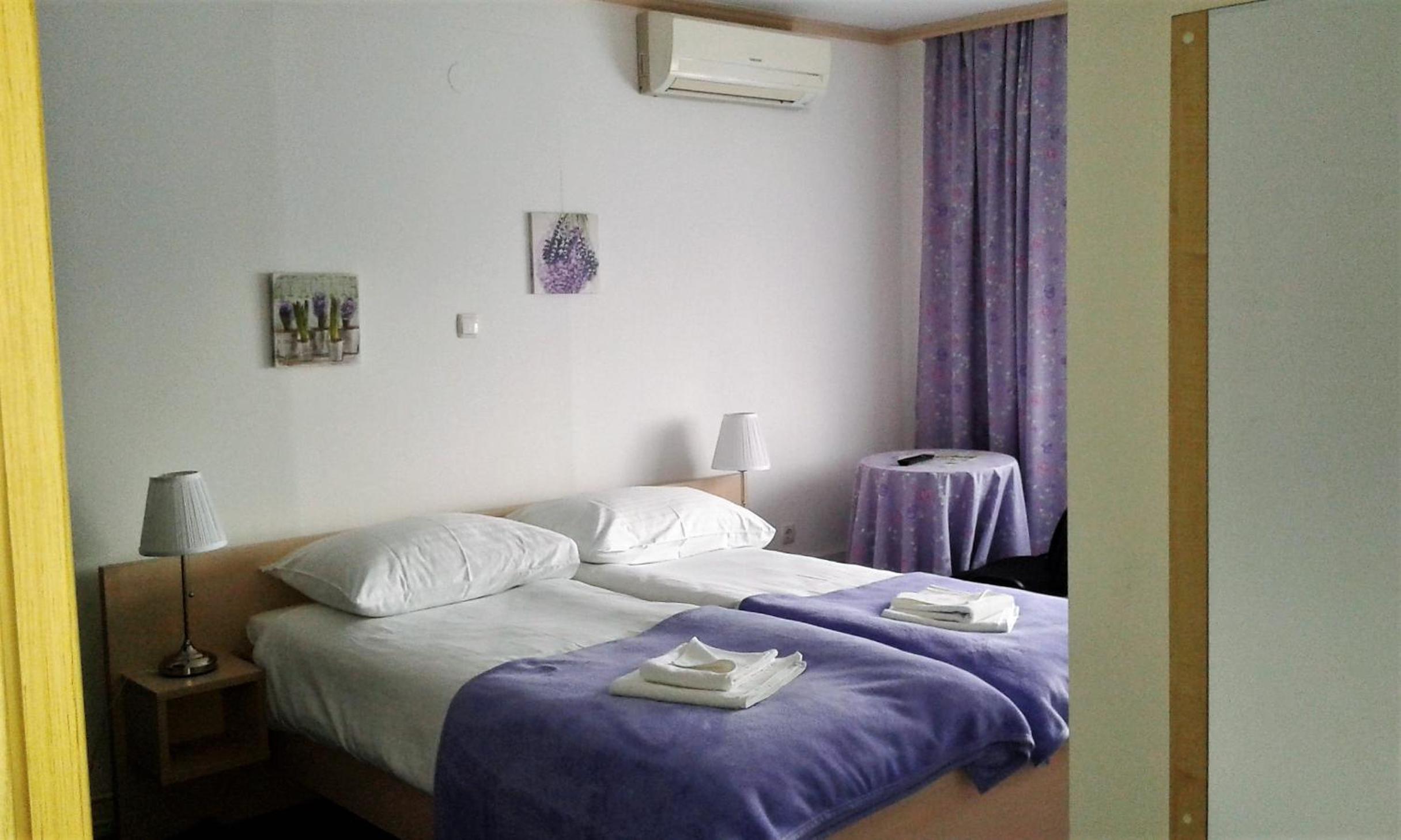 Double Room - Photo 2