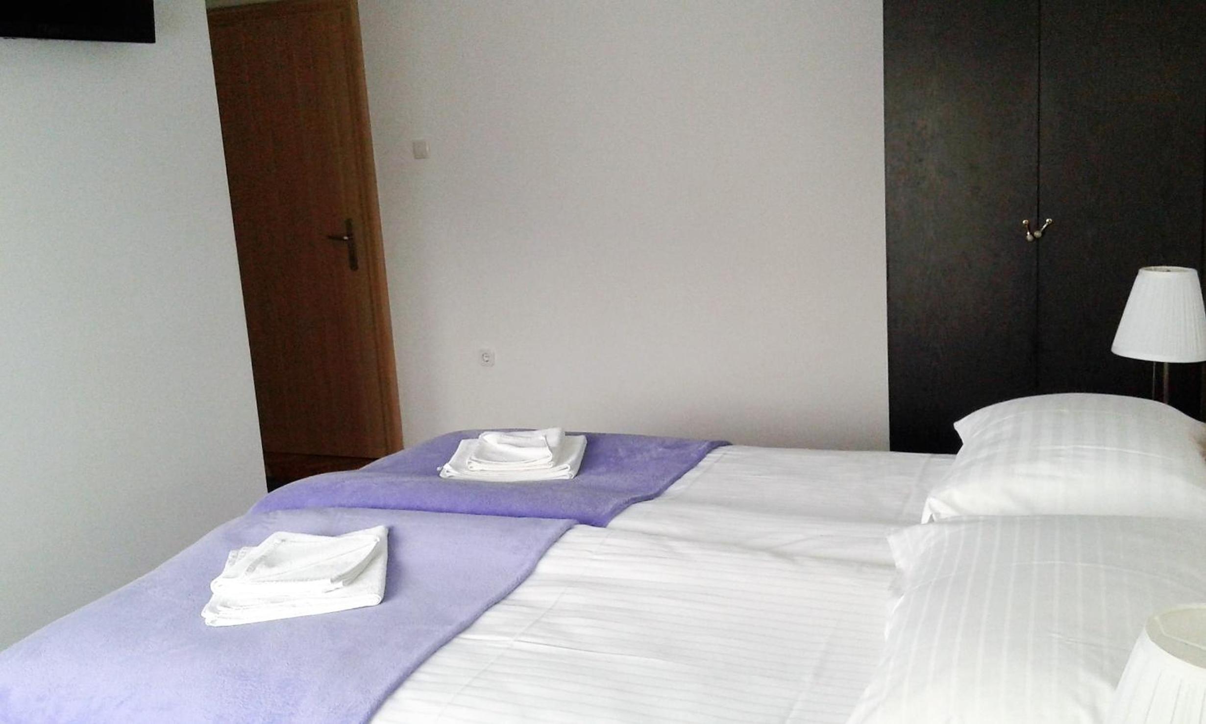 Double Room - Photo 4