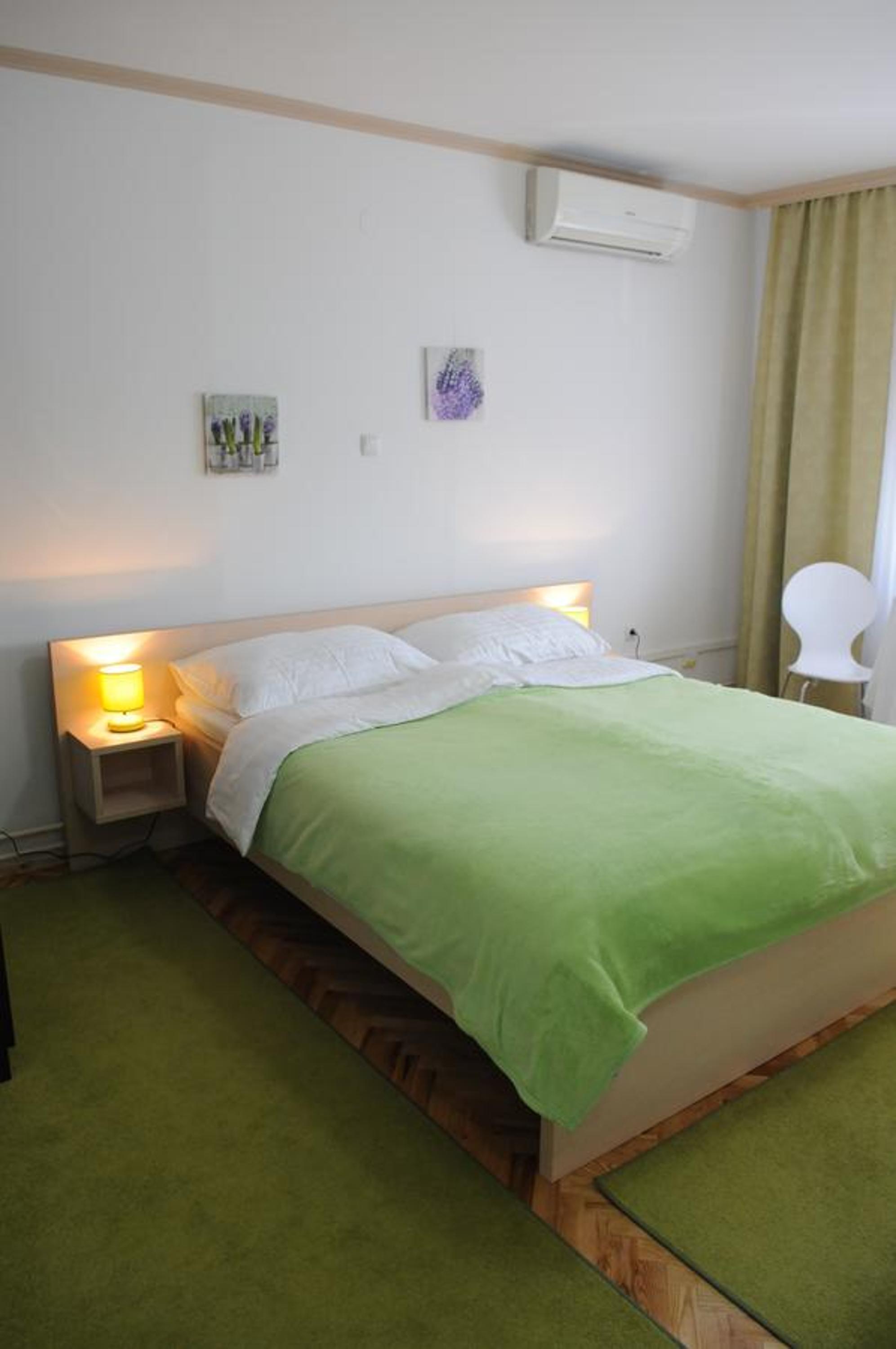 Double Room - Photo 13
