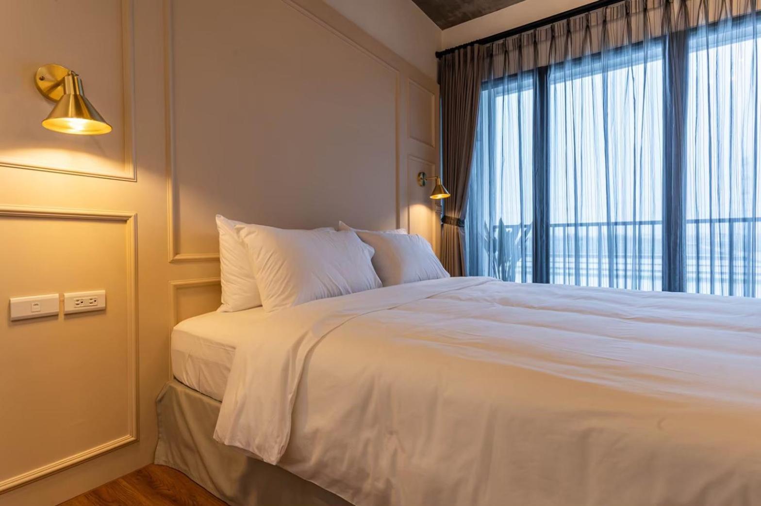 Queen Room with Balcony photo 2