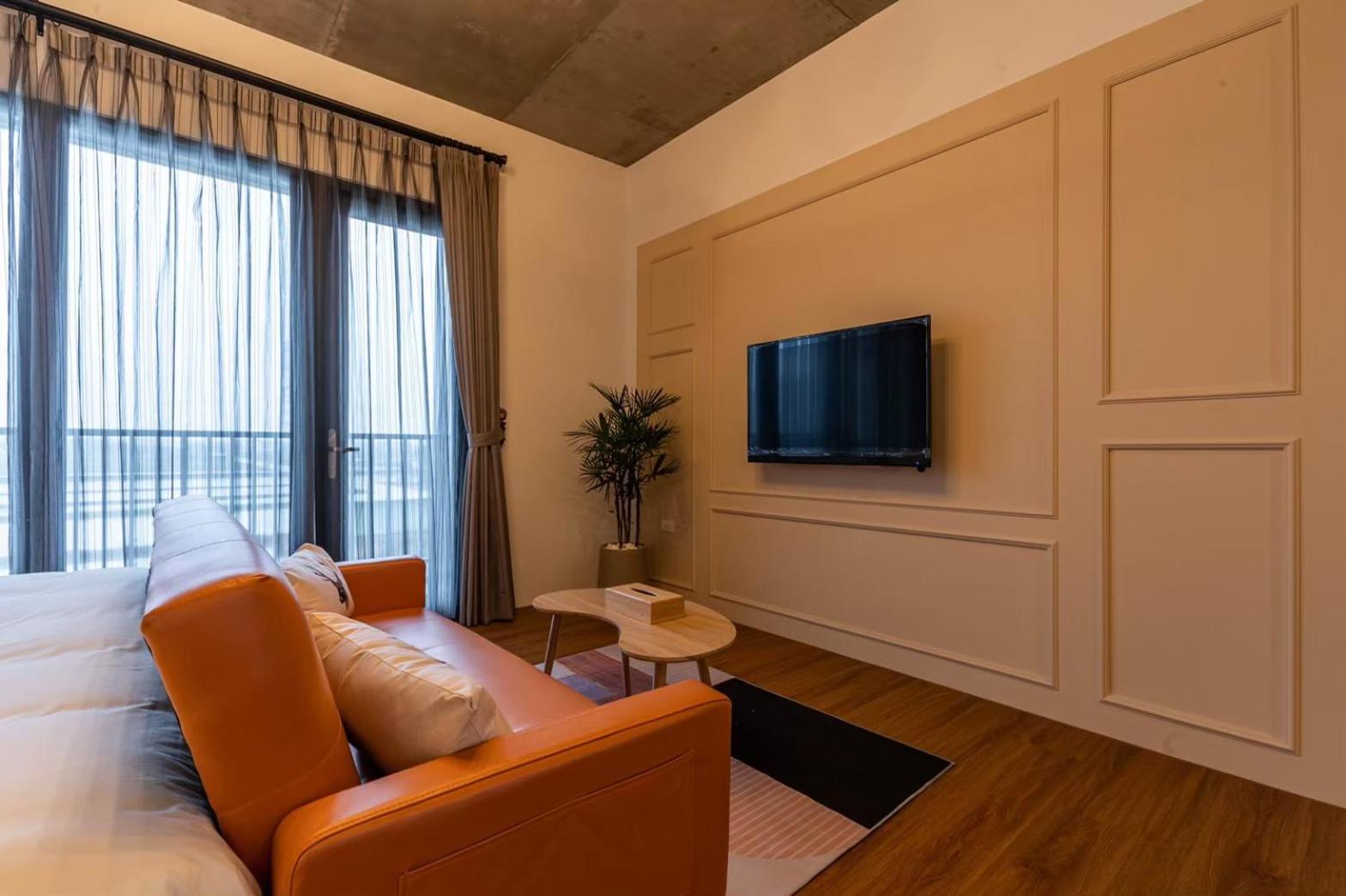 Queen Room with Balcony photo 3