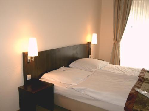 Double or Twin Room - Photo 1
