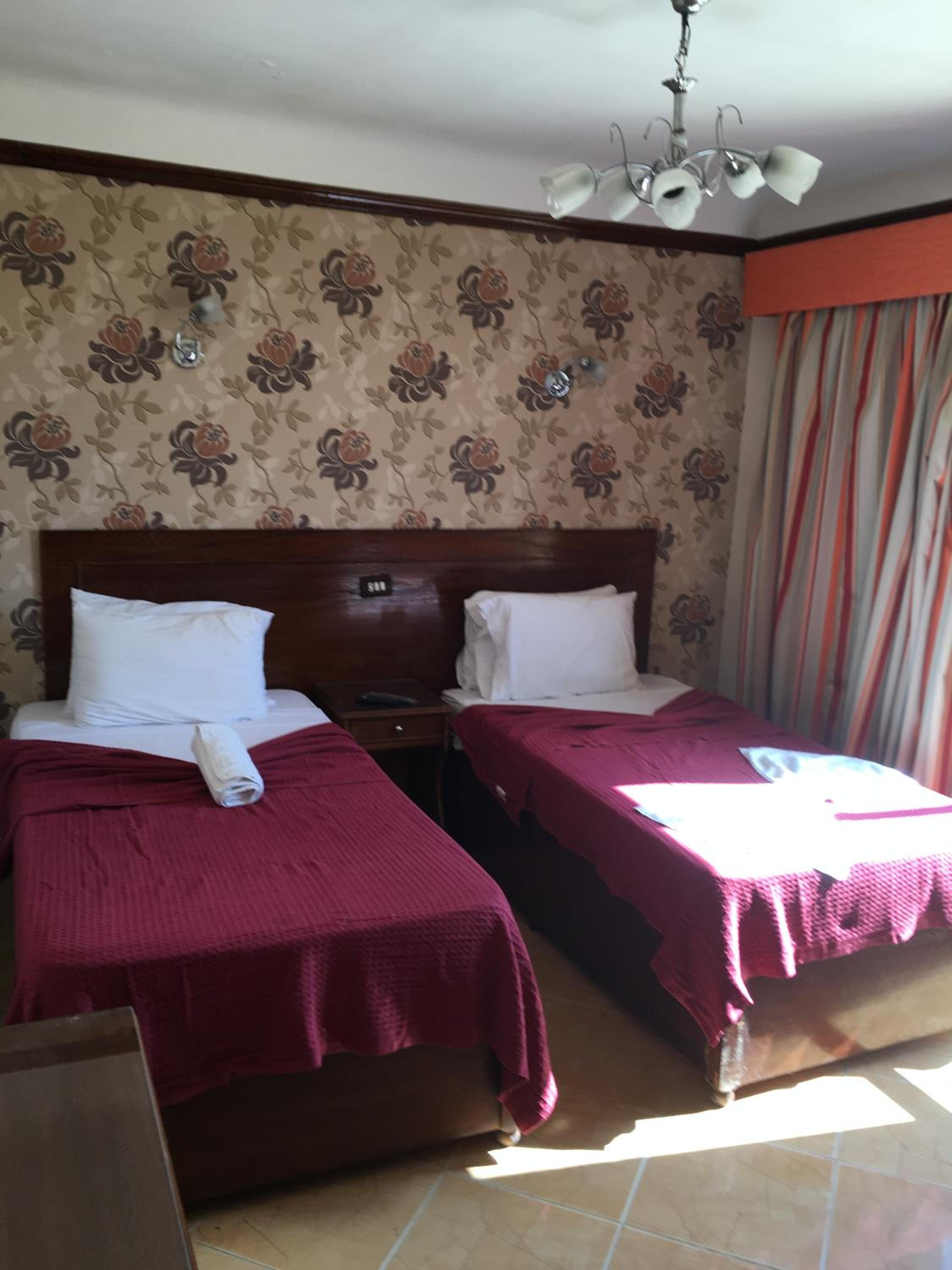 Deluxe Twin Room with Sea View - Photo 16