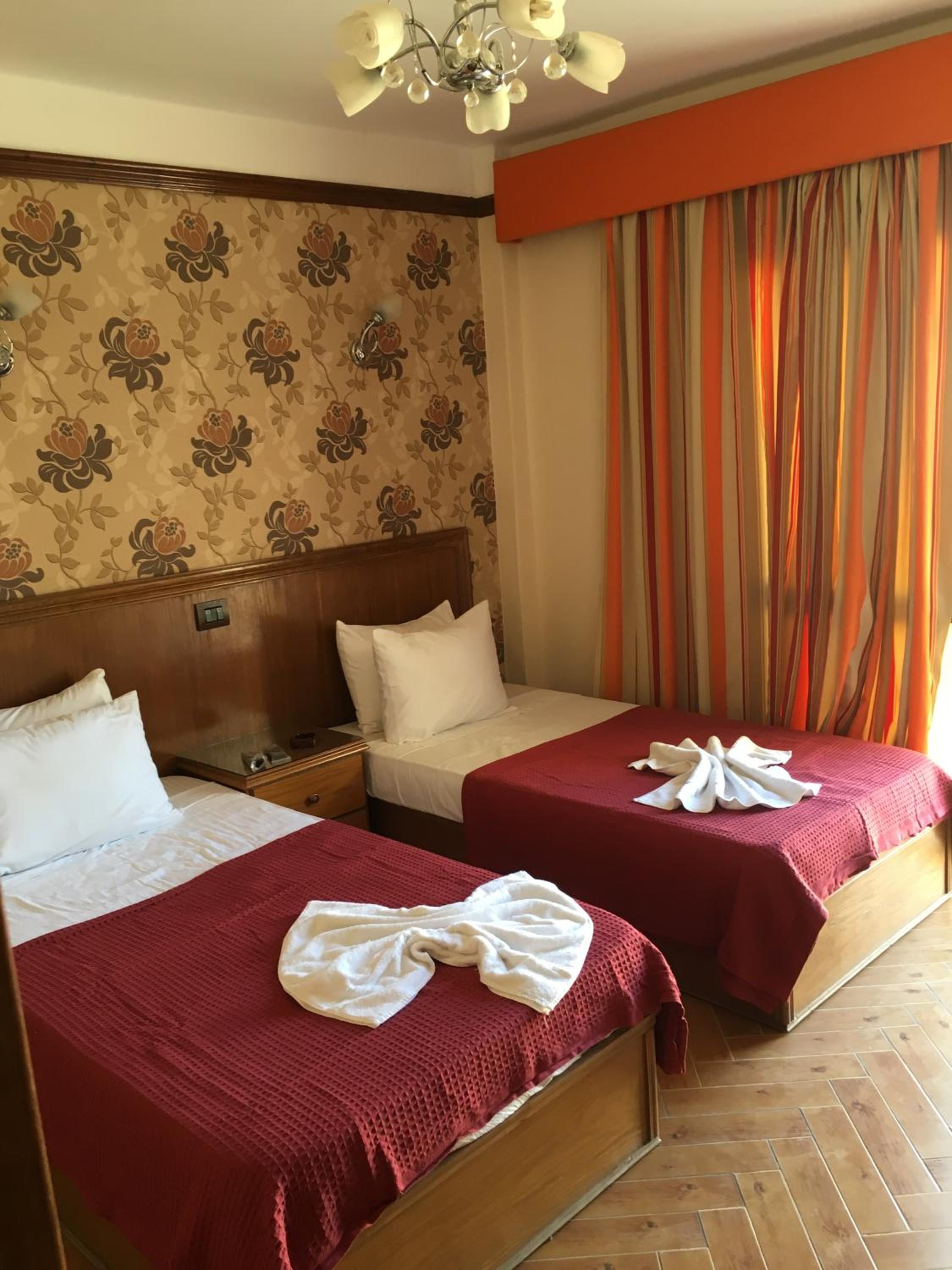 Deluxe Twin Room with Sea View - Photo 10