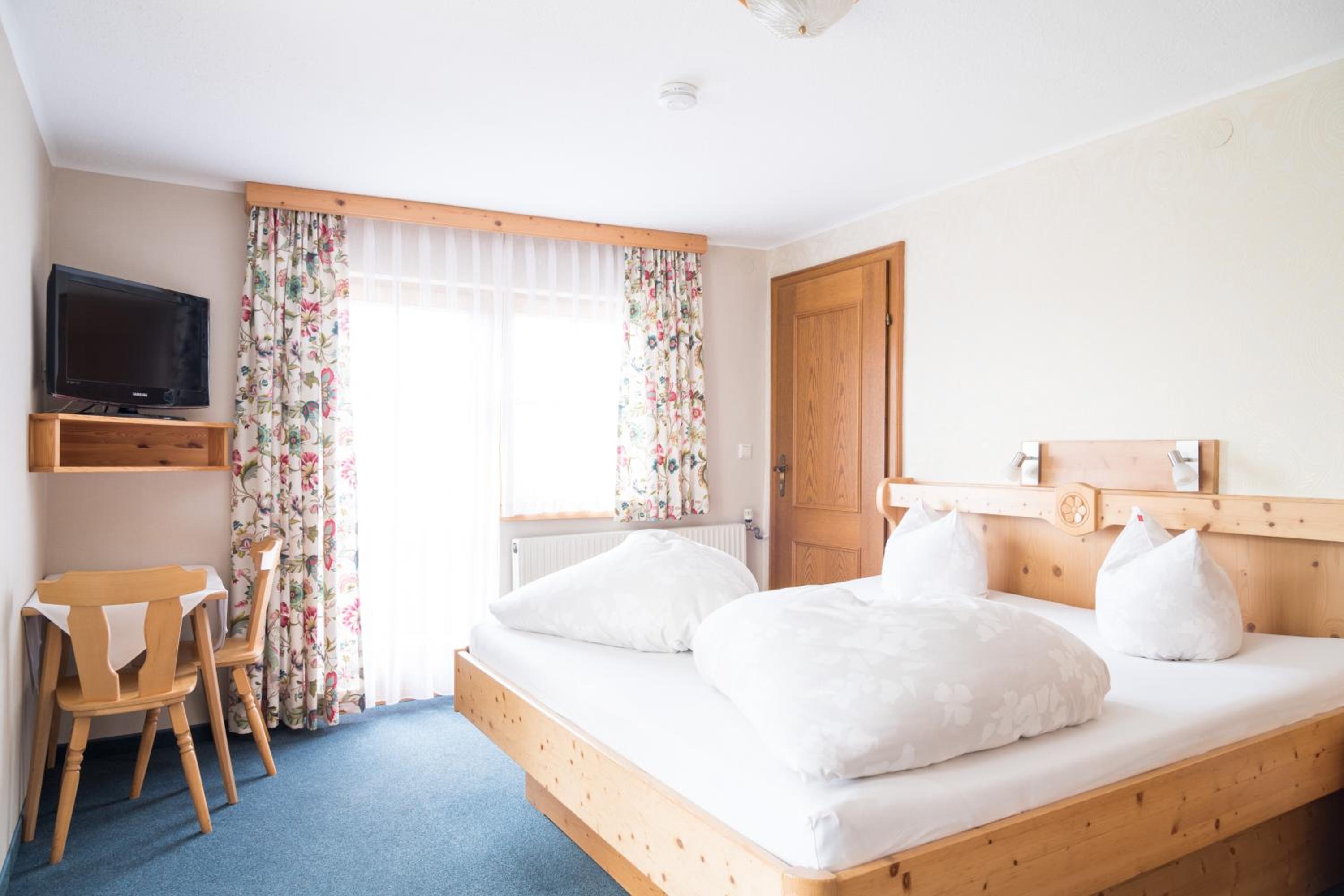 Double Room - Photo 5