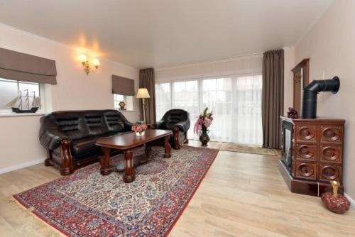 Luxury One-Bedroom Apartment photo 3