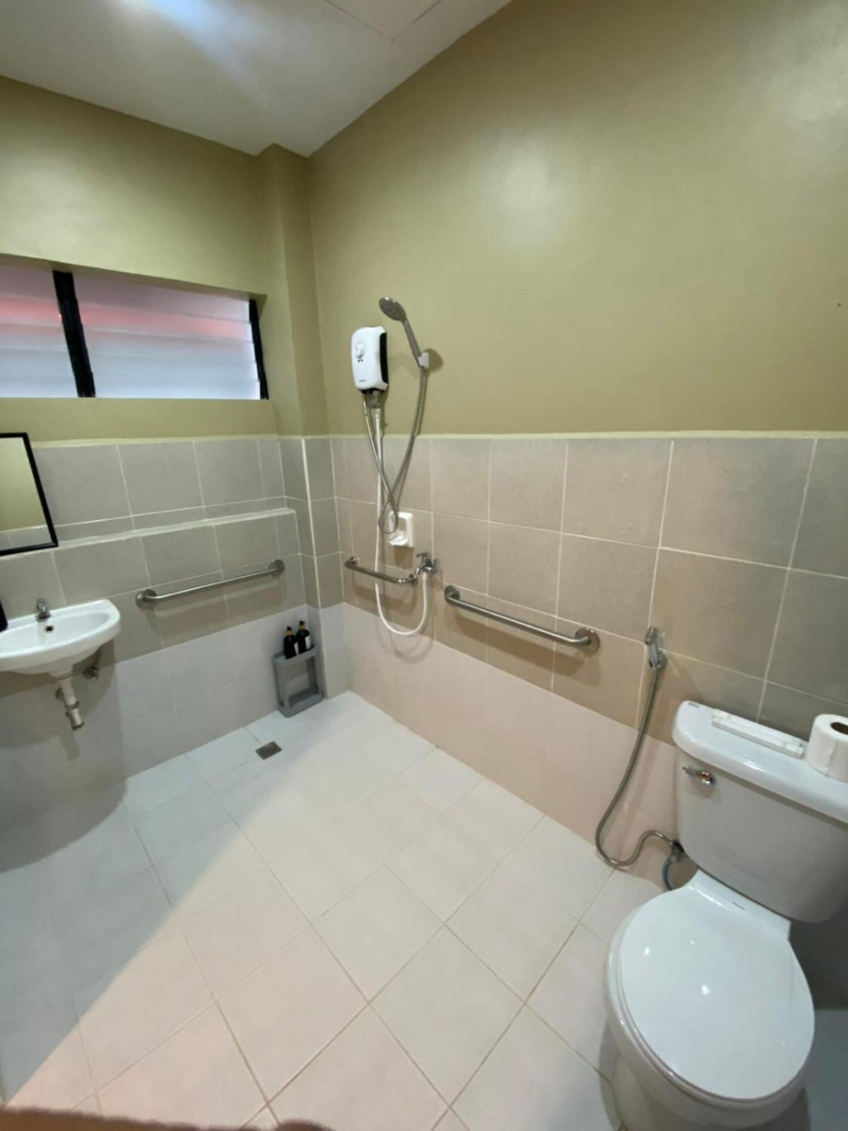 Double Room - Disability Access - Photo 2