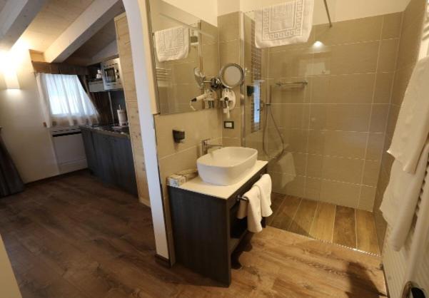 Deluxe Double Studio - Photo 6
