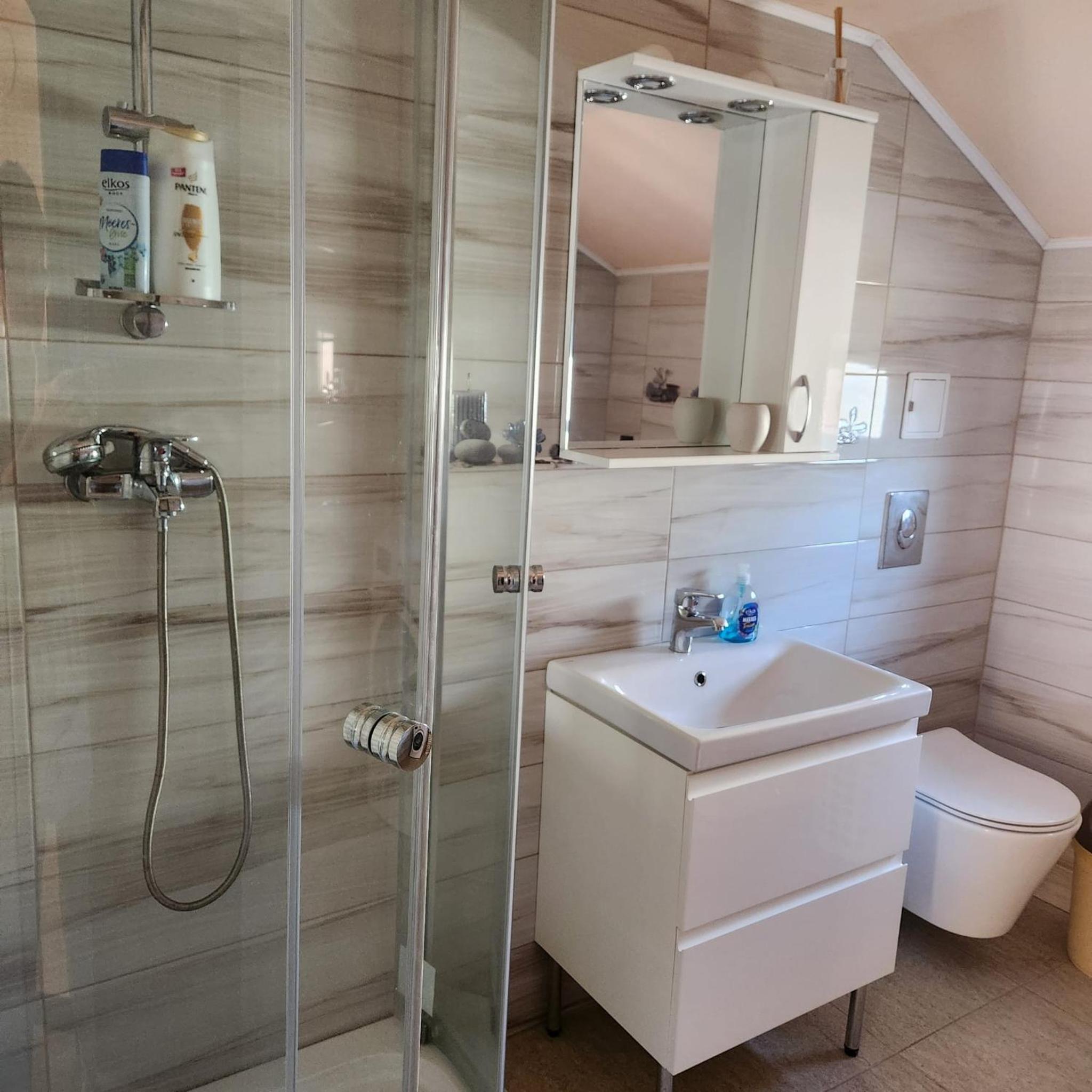 Triple Room with Private Bathroom photo 2