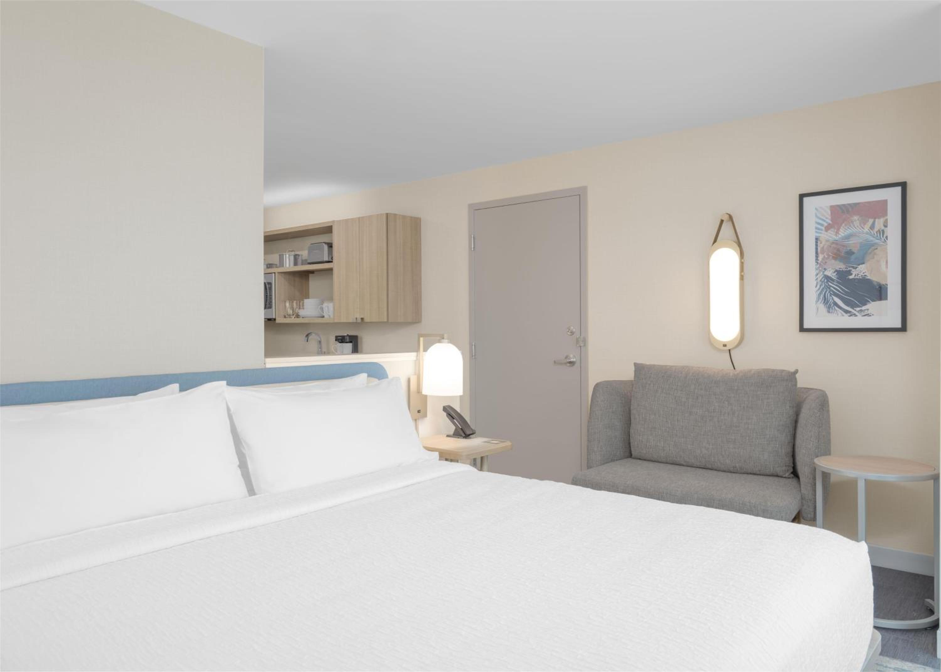 Efficiency King Suite  - Photo 5