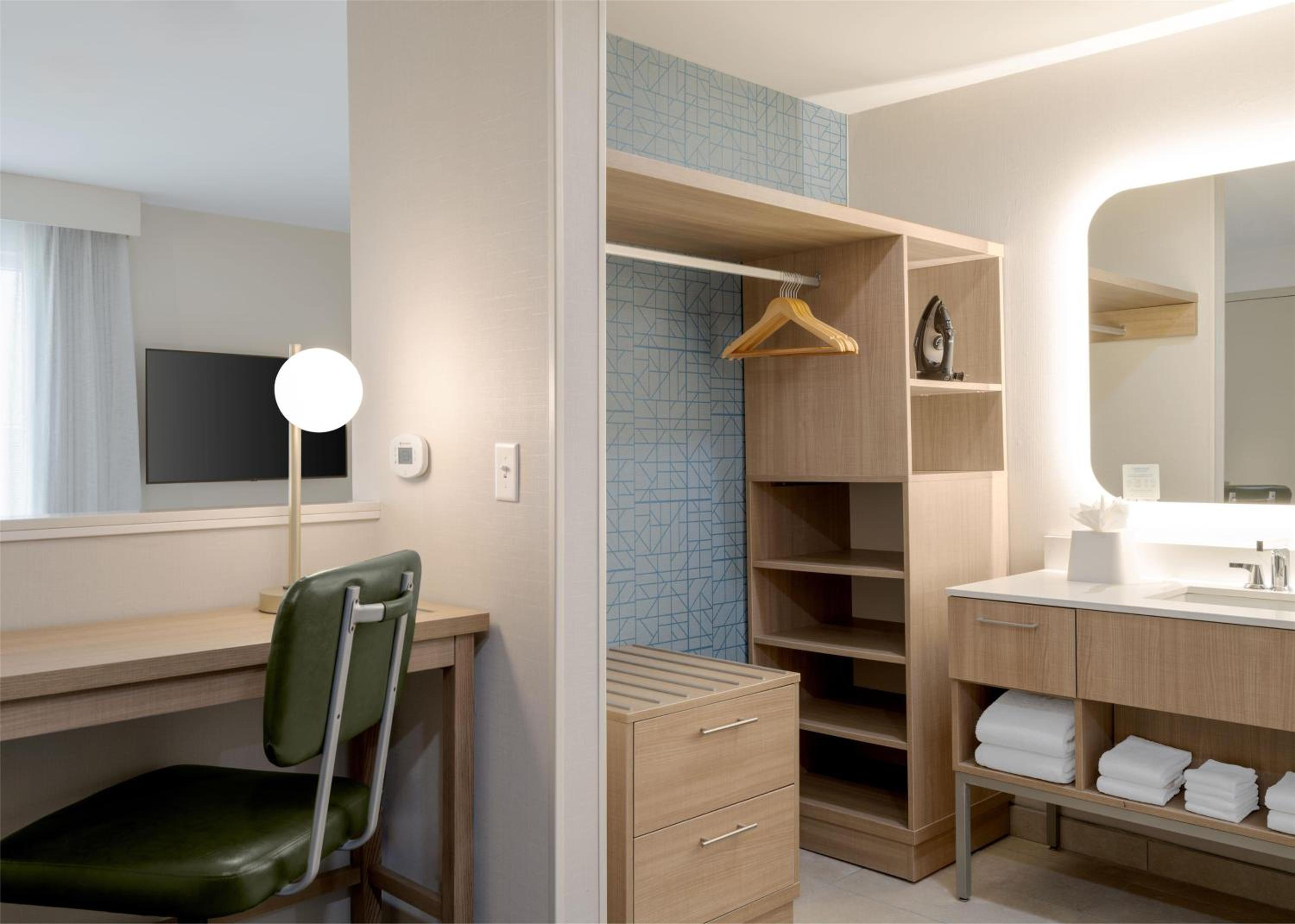 Efficiency King Suite  - Photo 3