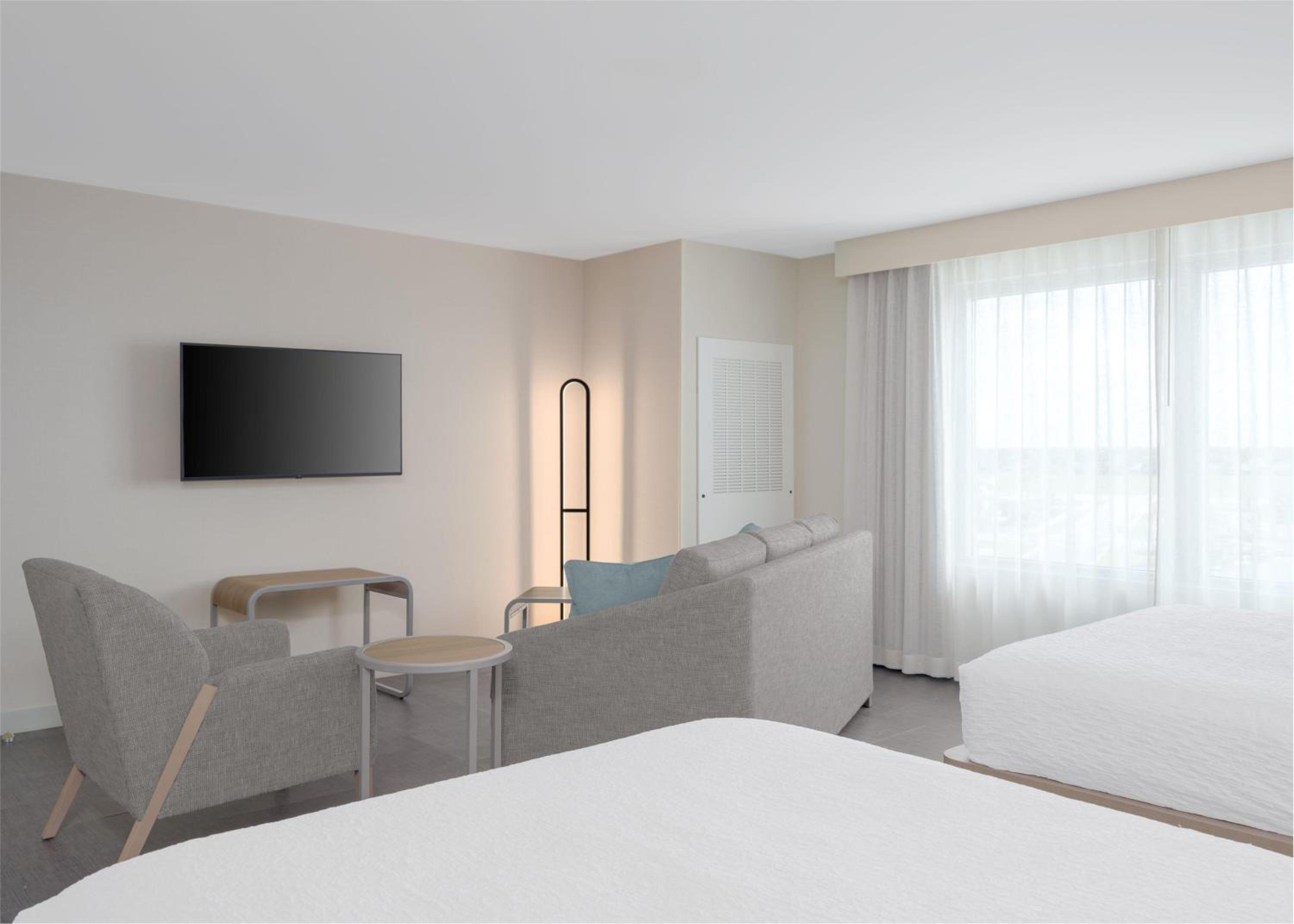 Studio Suite with Two Queen Beds - Photo 5
