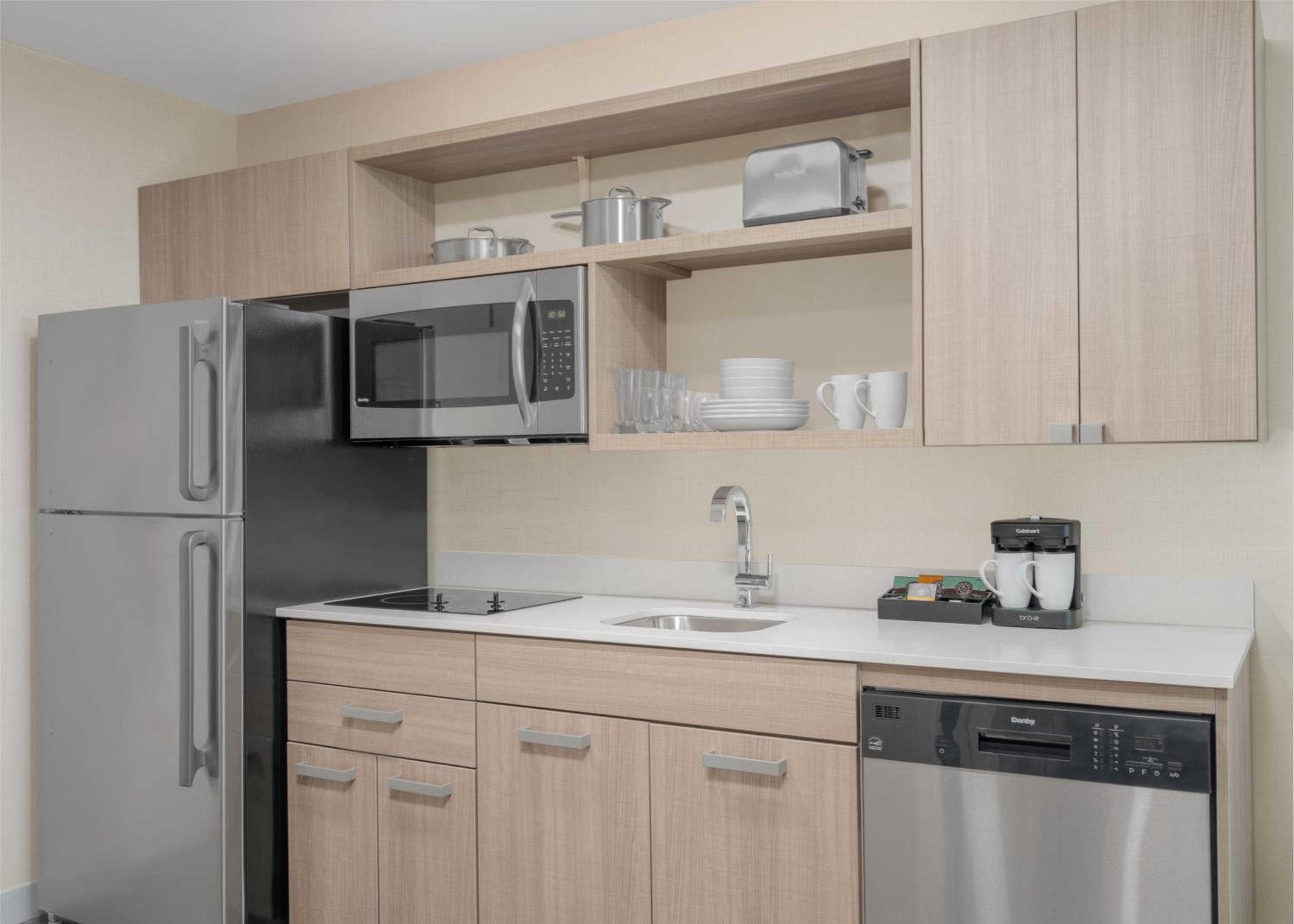 Efficiency King Suite  - Photo 2