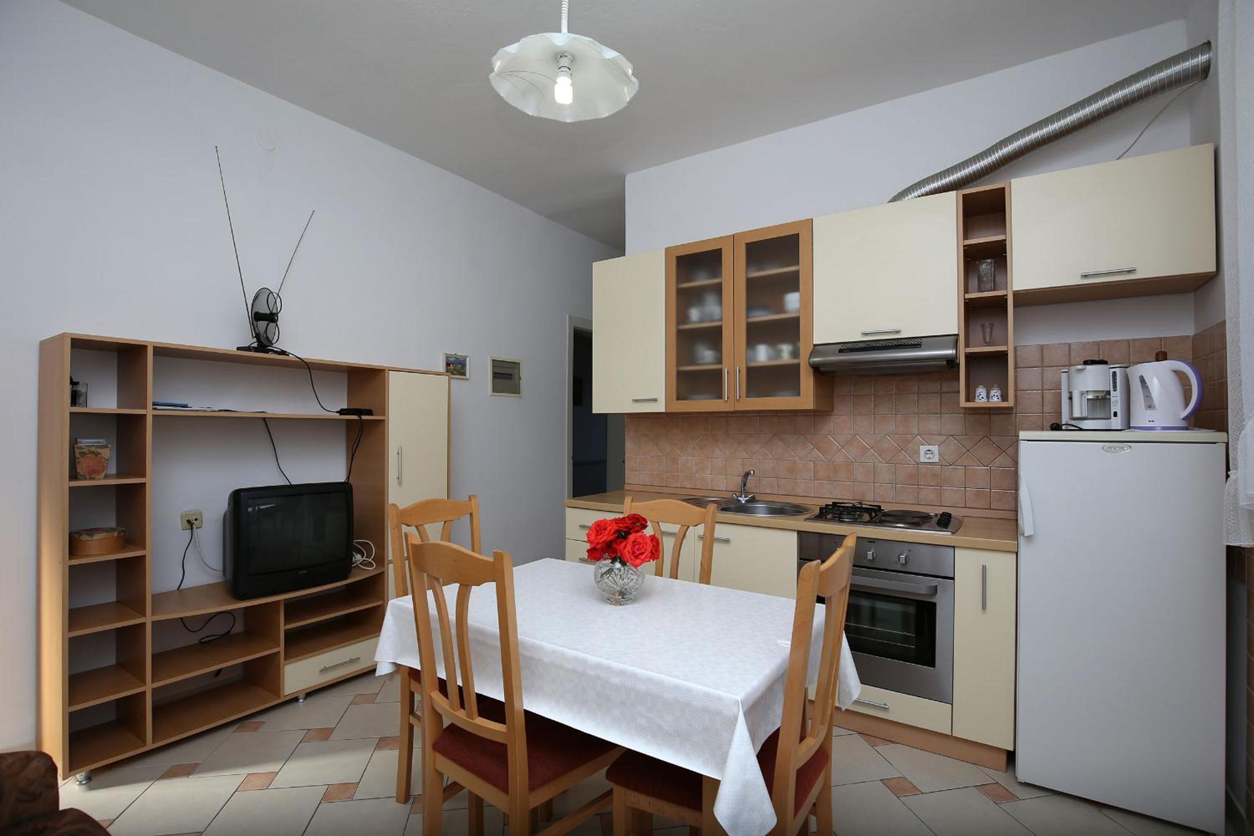 One-Bedroom Apartment photo 2