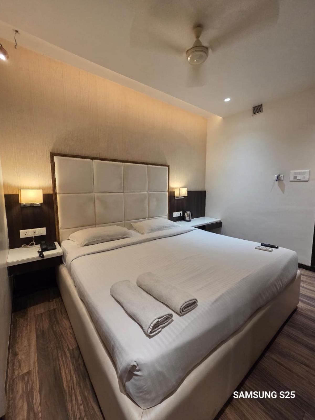 Standard Double Room - Photo 3