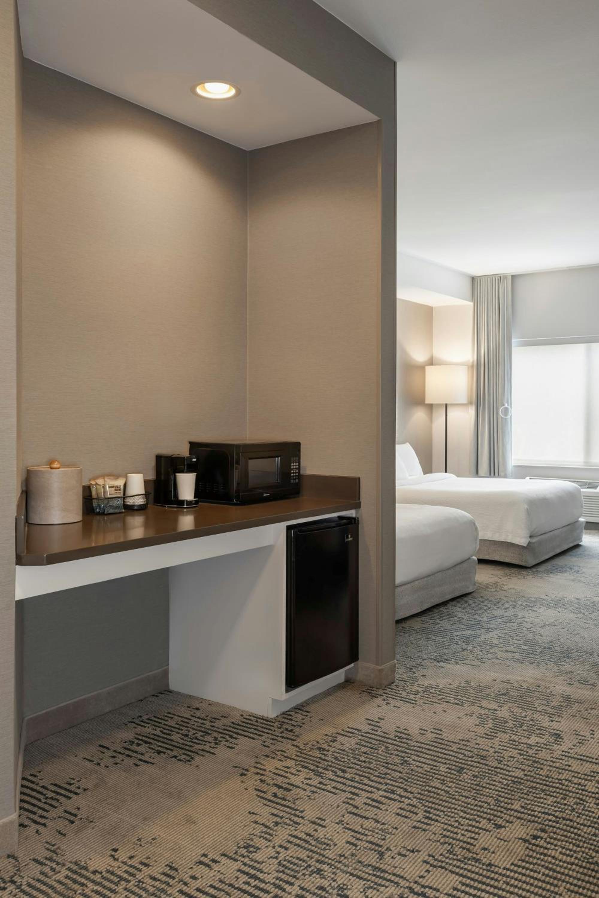 Queen Suite with Two Queen Beds and Trundle Sofa - Photo 6