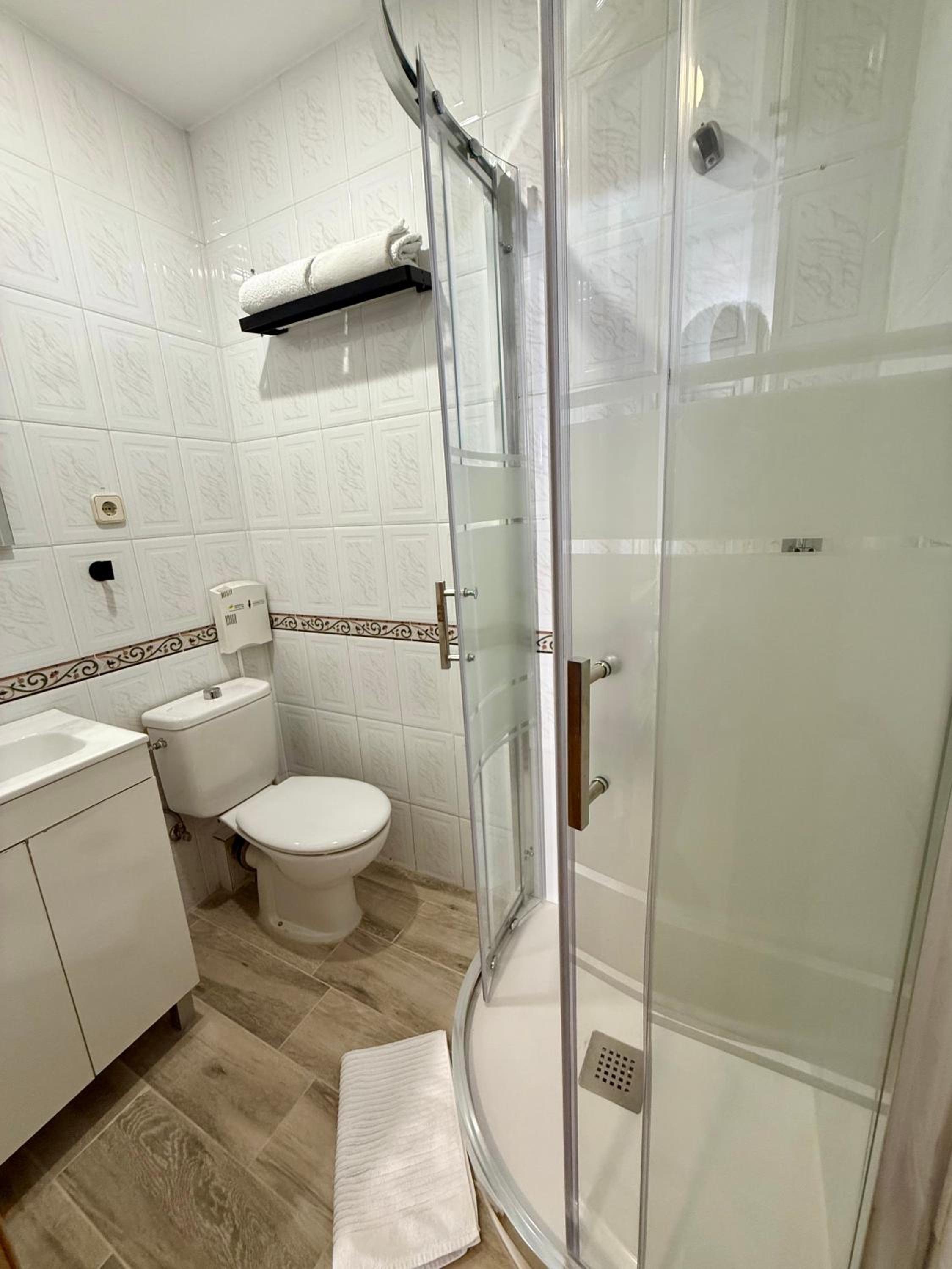 Double Room with Extra Bed photo 2
