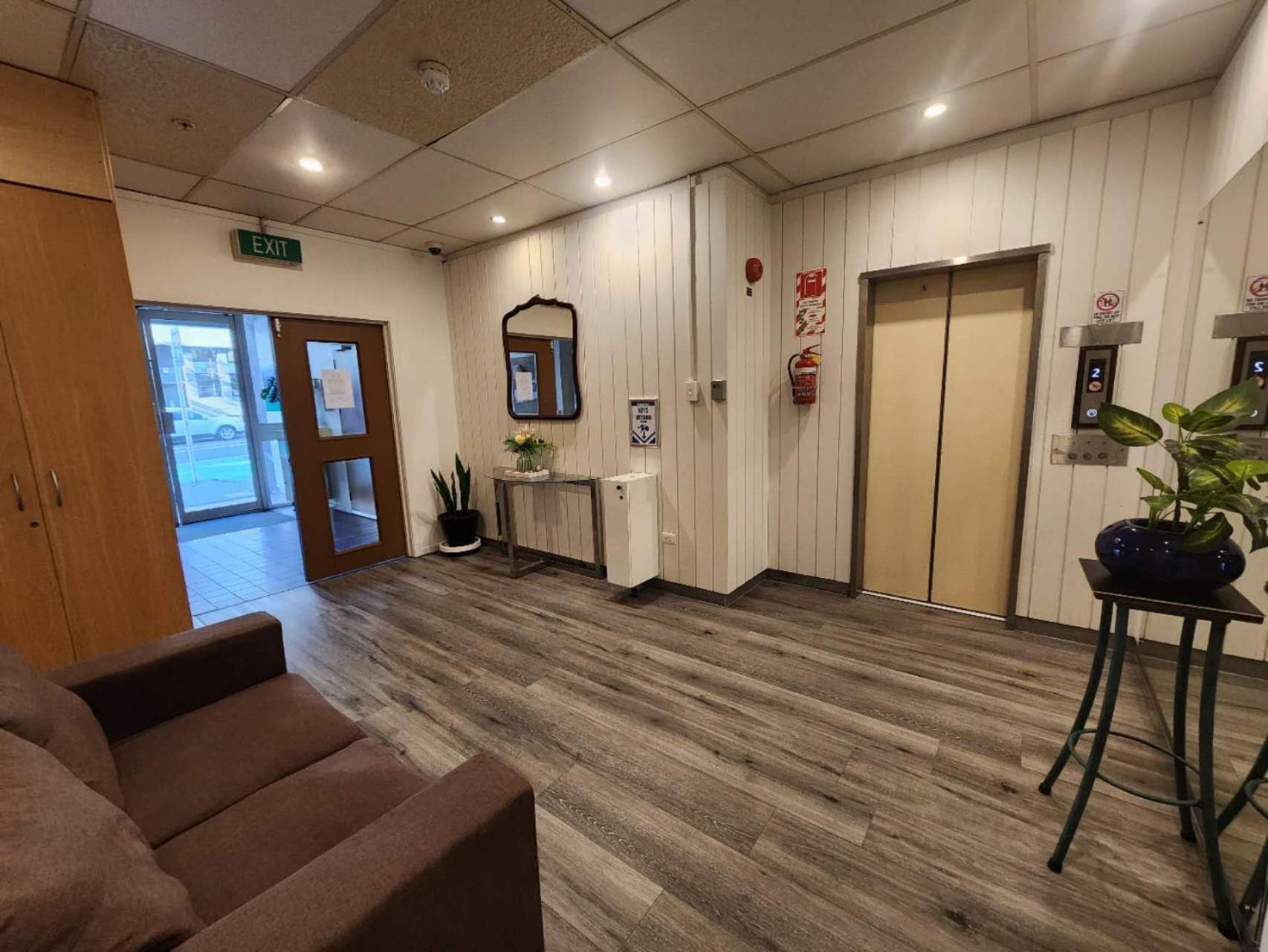 Budget Twin Room - Photo 5