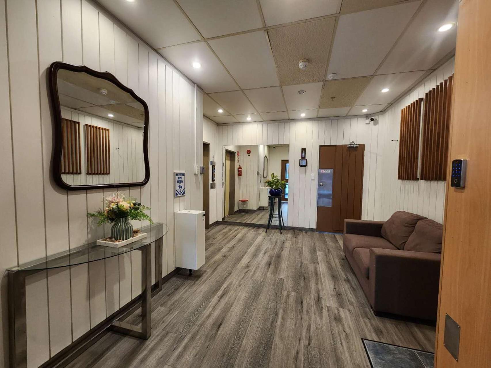 Budget Twin Room - Photo 4