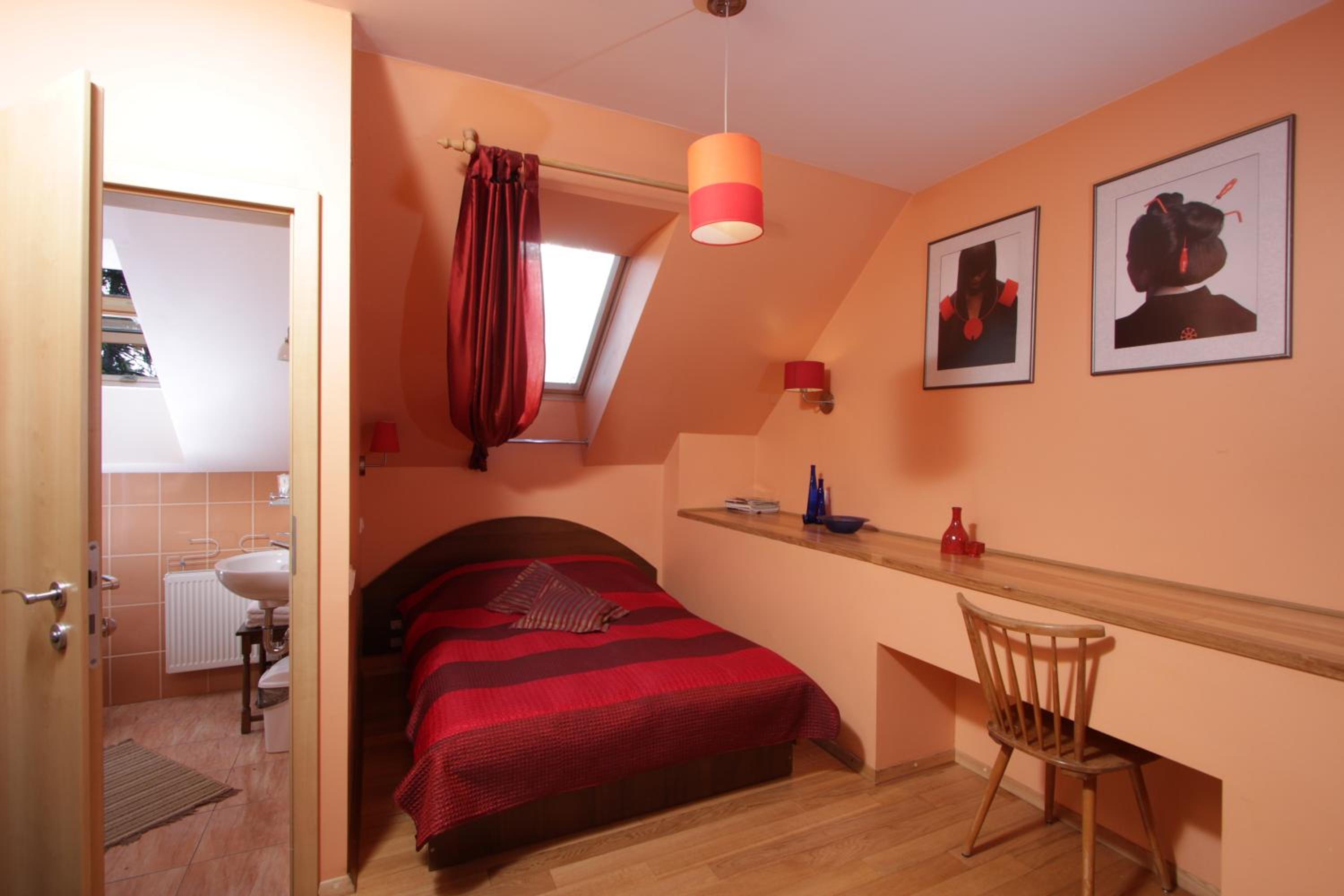 Budget Double Room photo 1