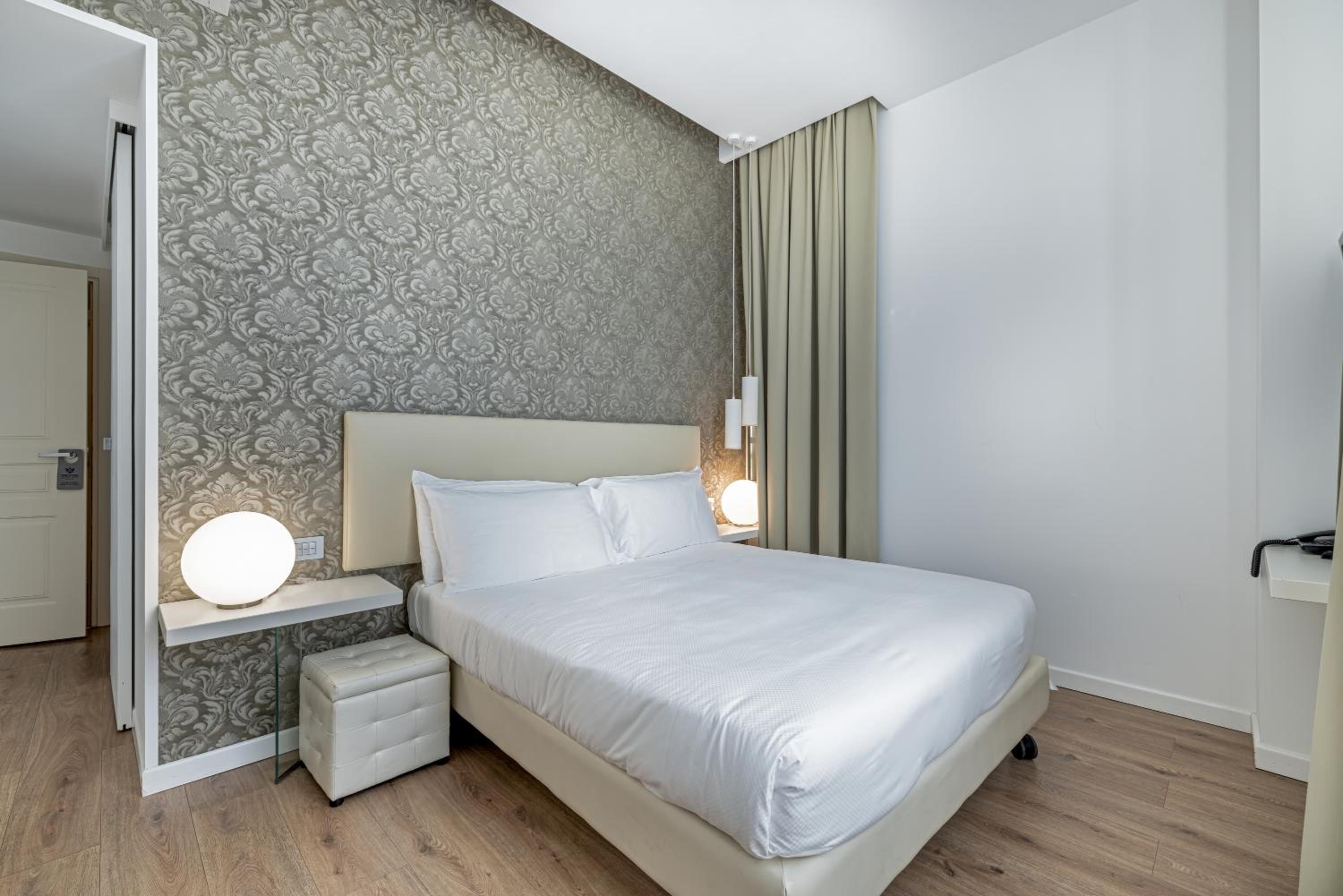 Queen Room with Balcony
