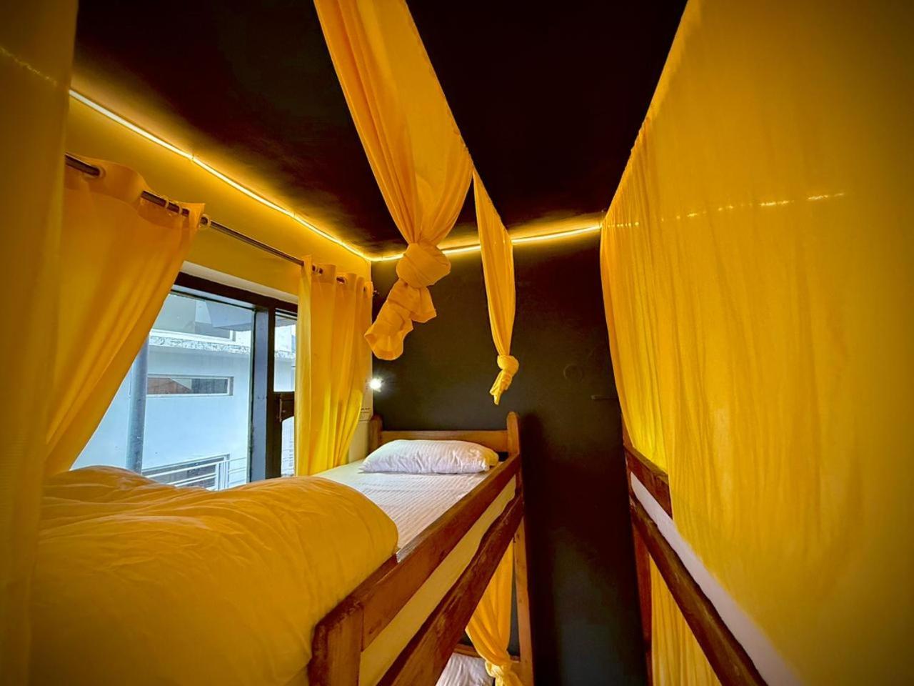 Bed in 6-Bed Female Dormitory Room photo 3