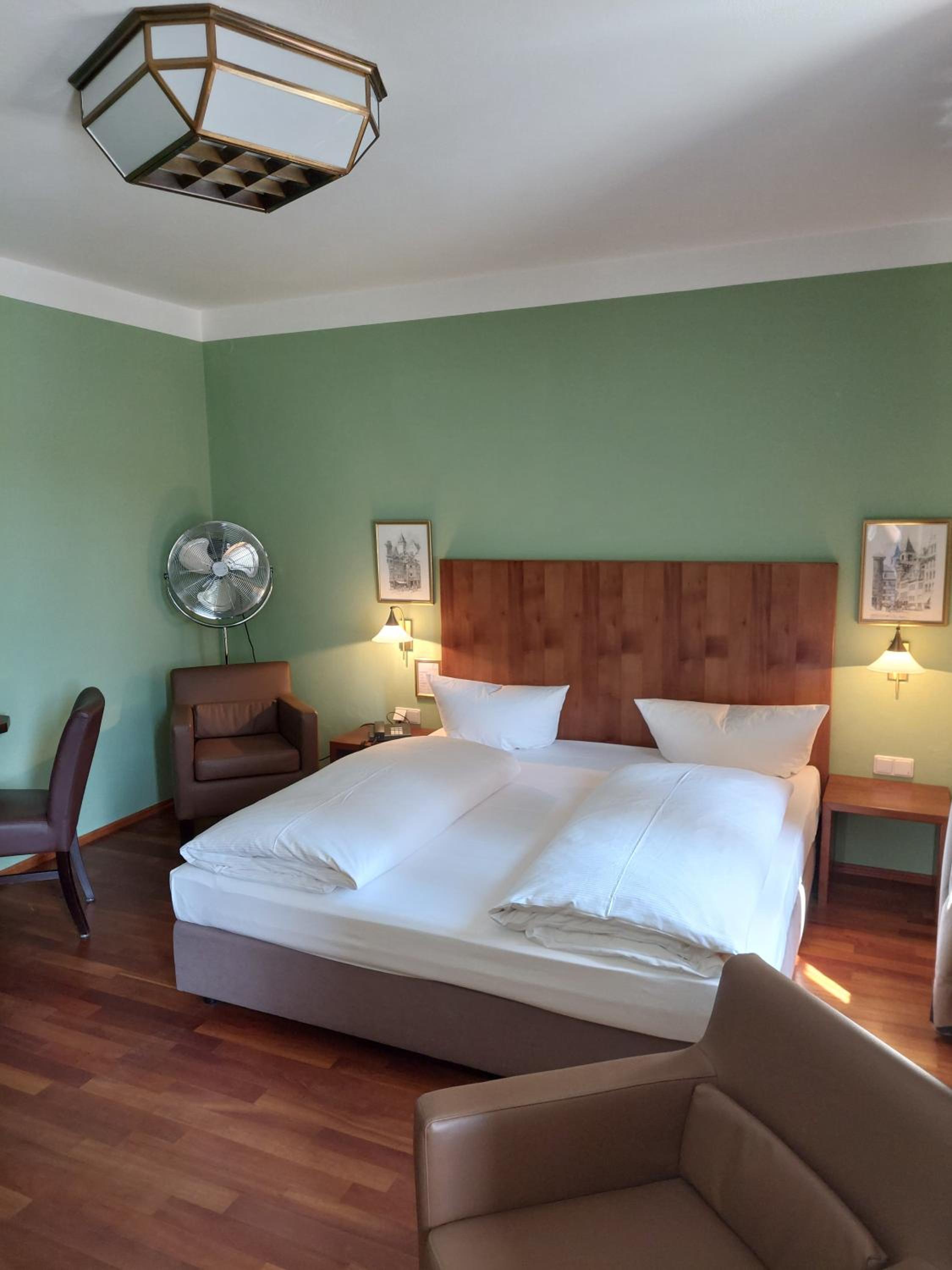 Large Double Room photo 2