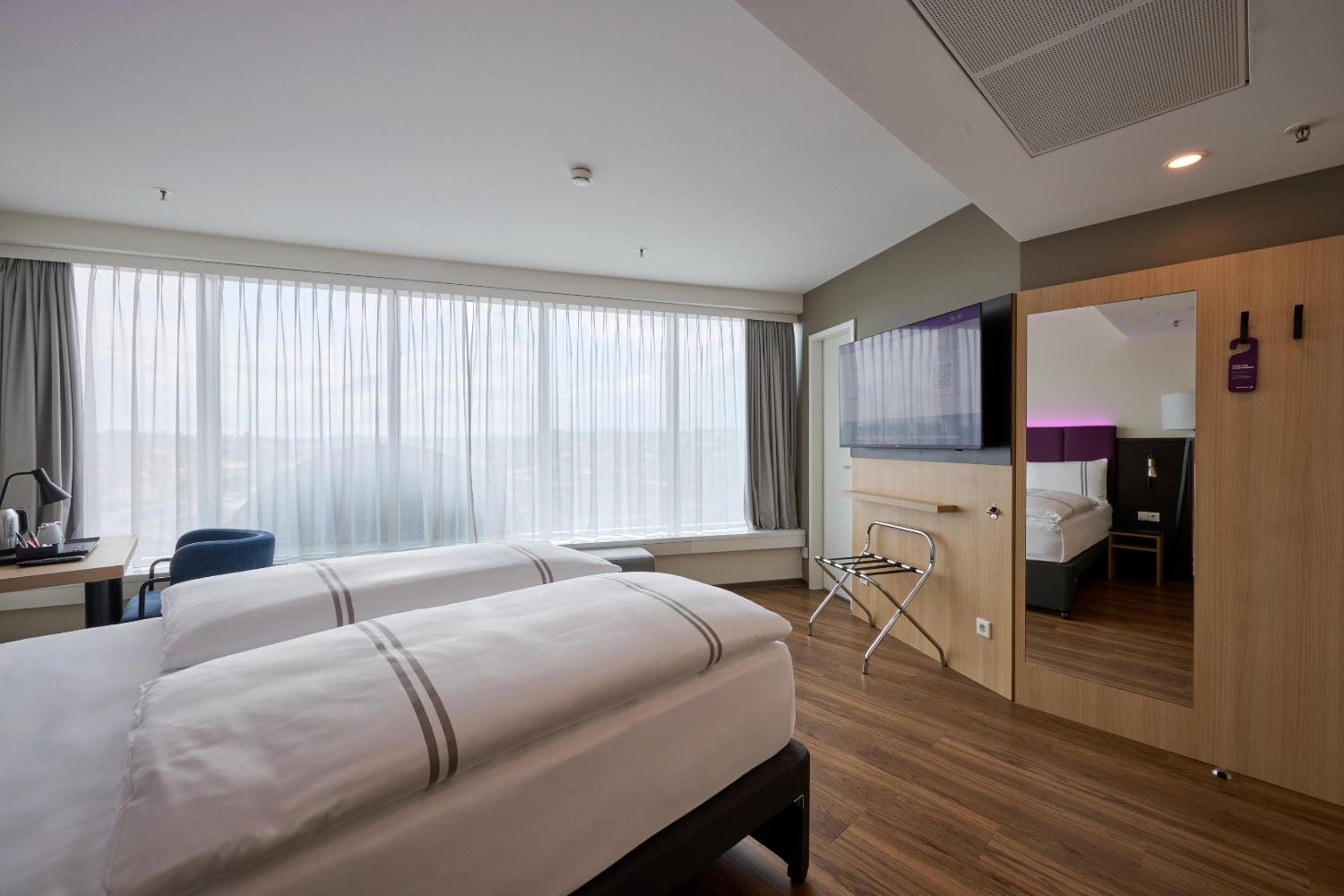 Twin Room - Disability Access photo 3