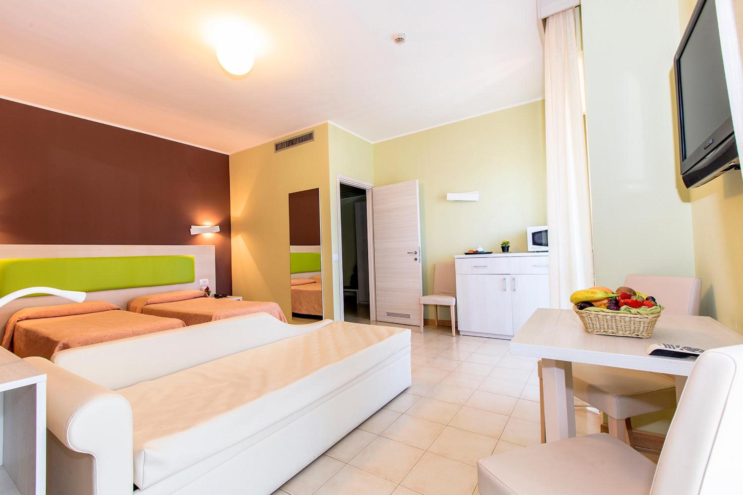 Superior Triple Room photo 2